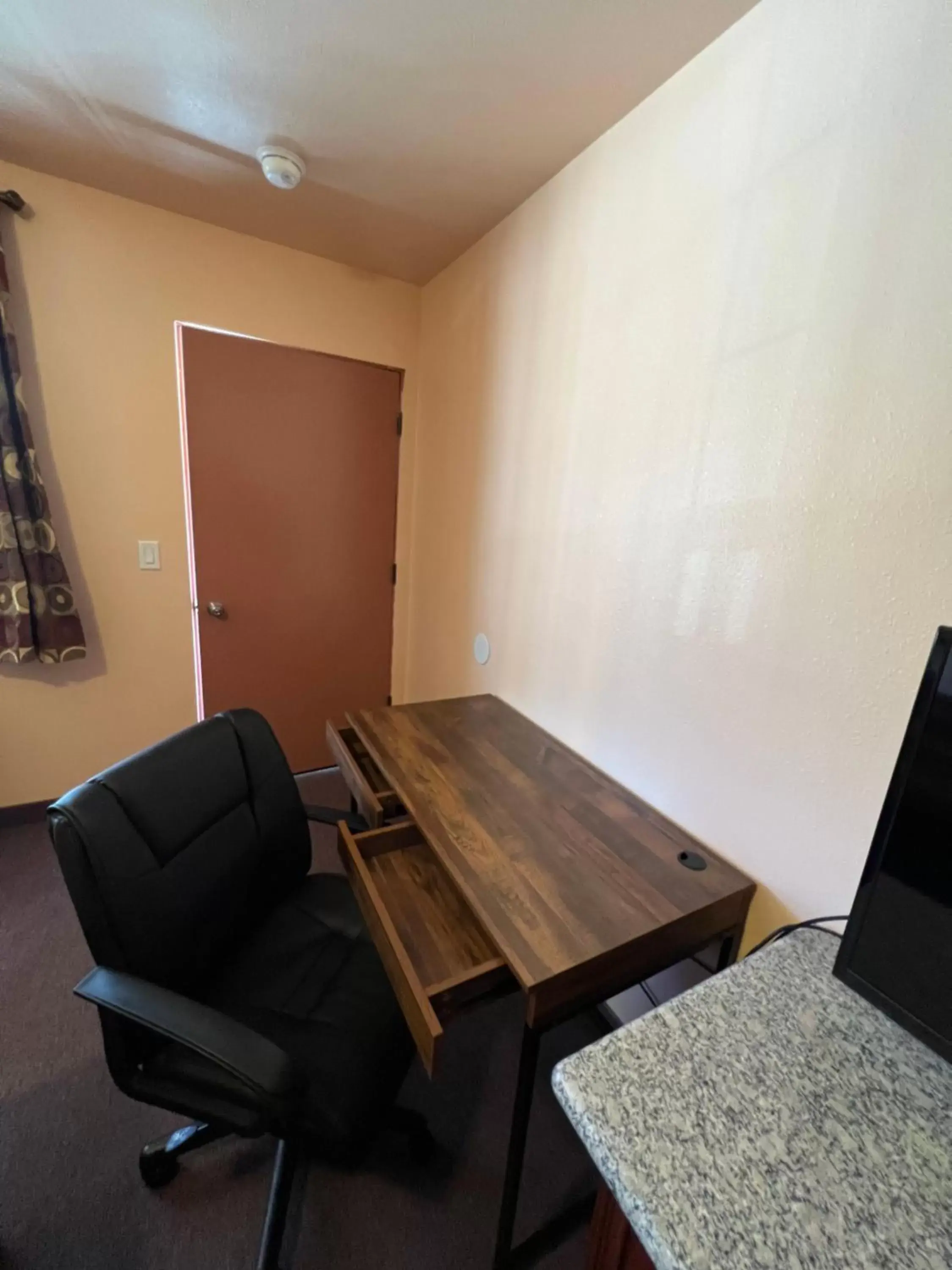 Seating Area in Frazier View Motel