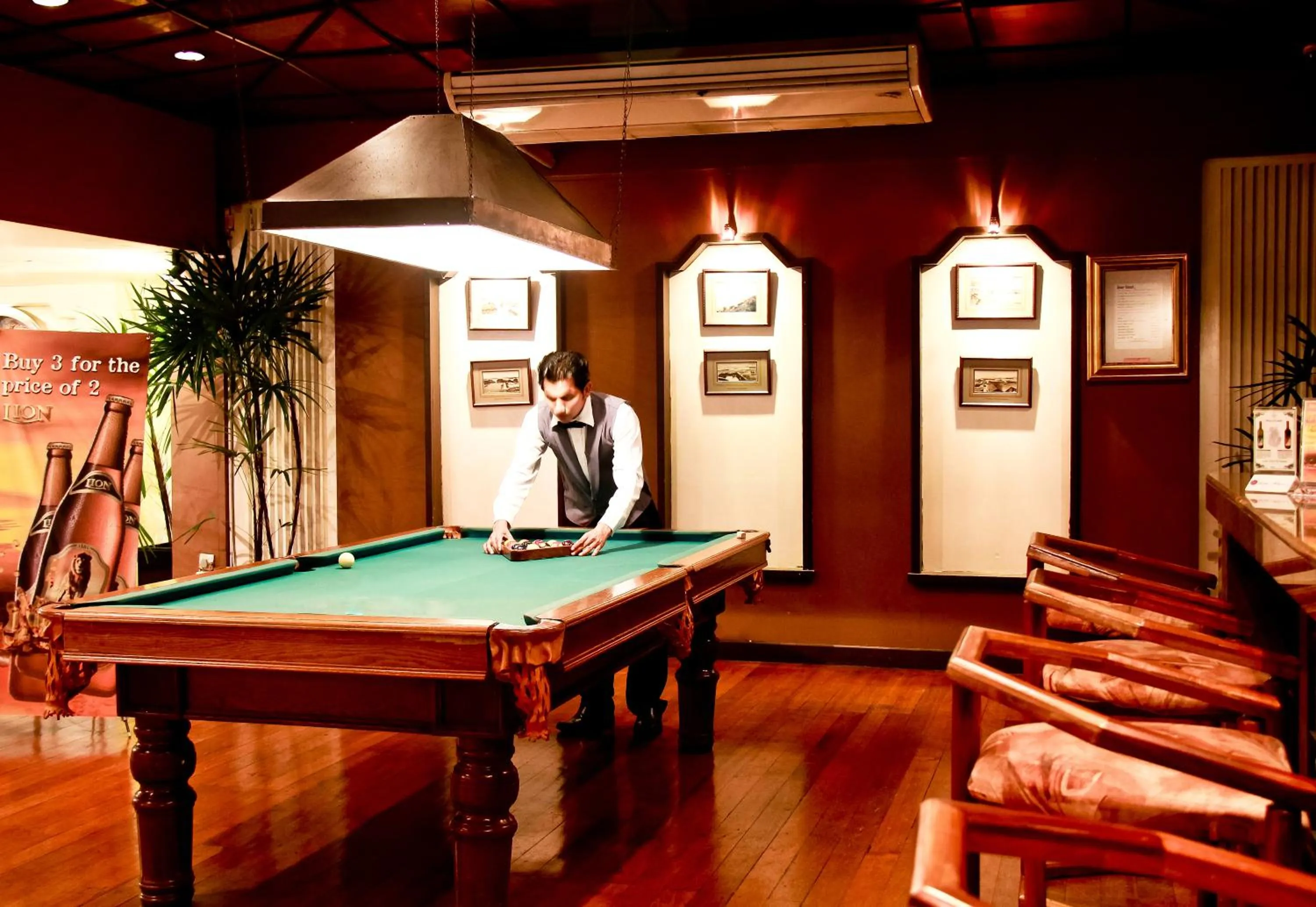 Billiard in Grand Oriental Hotel