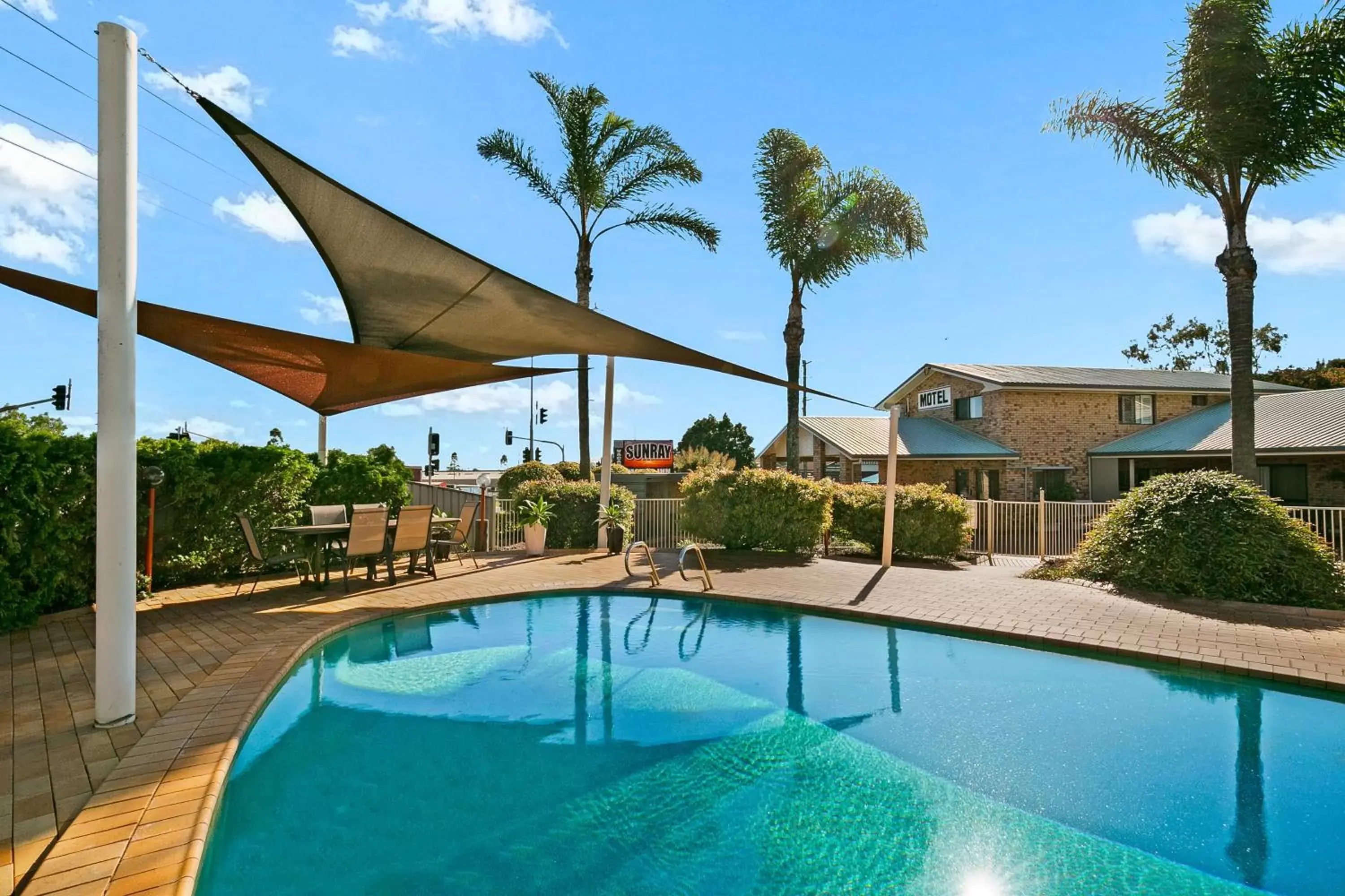 Swimming Pool in Sunray Motor Inn