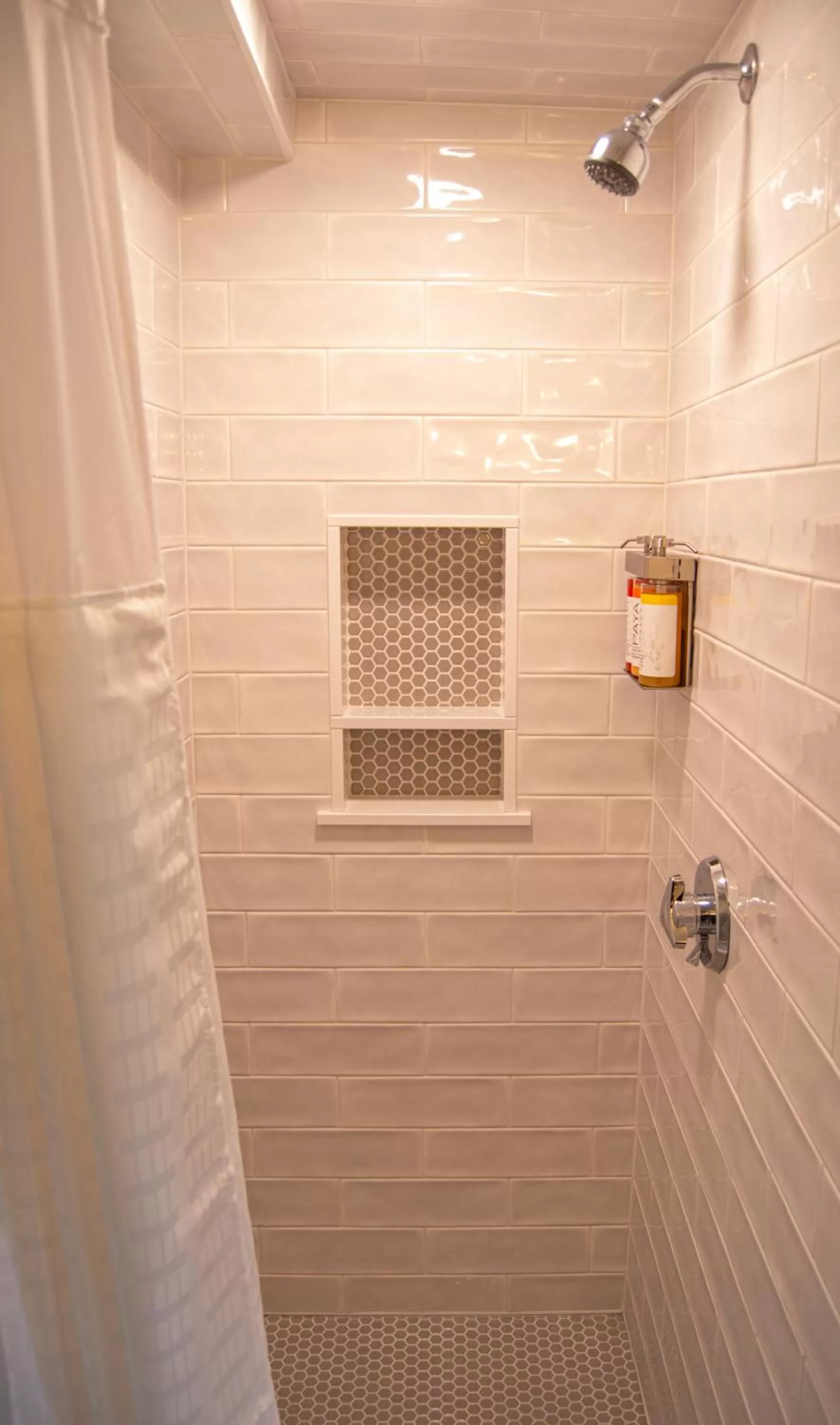 Shower in The General Stanton Inn