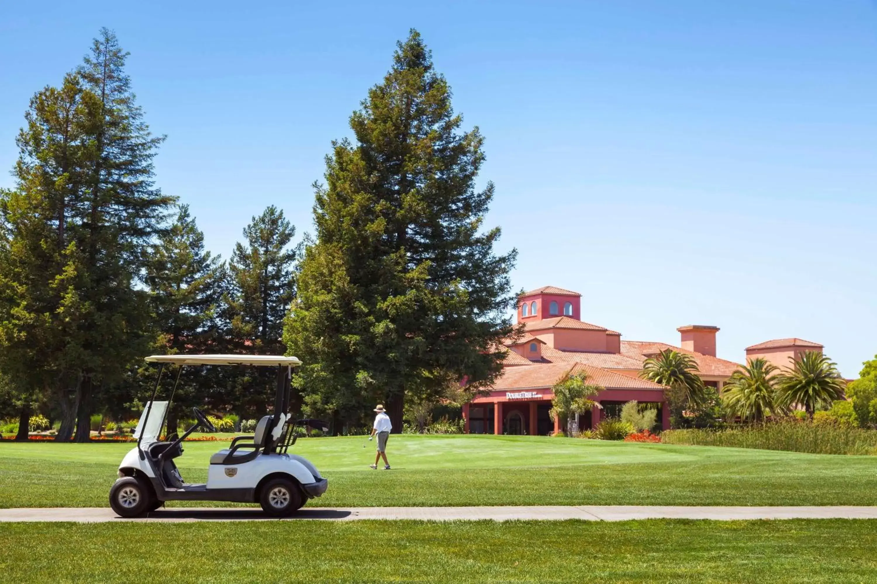 Property building in DoubleTree by Hilton Sonoma Wine Country