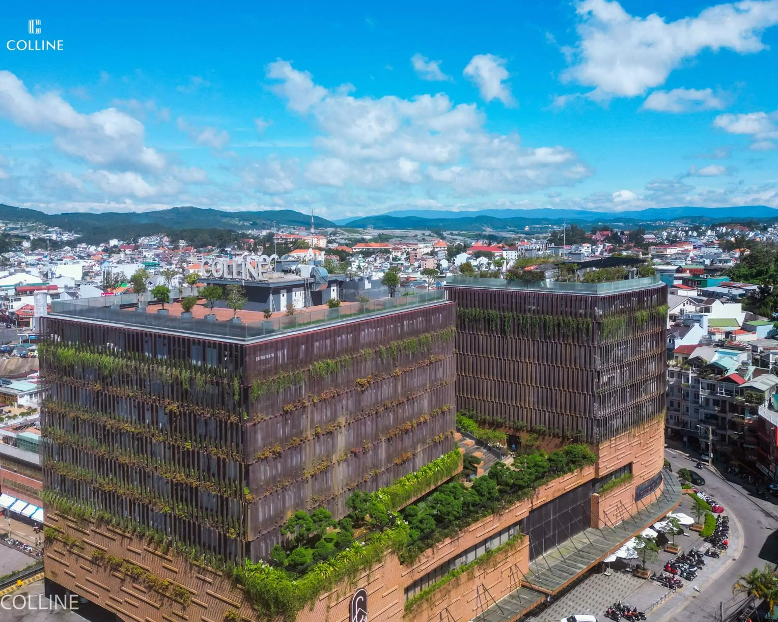 Property building in Hôtel Colline