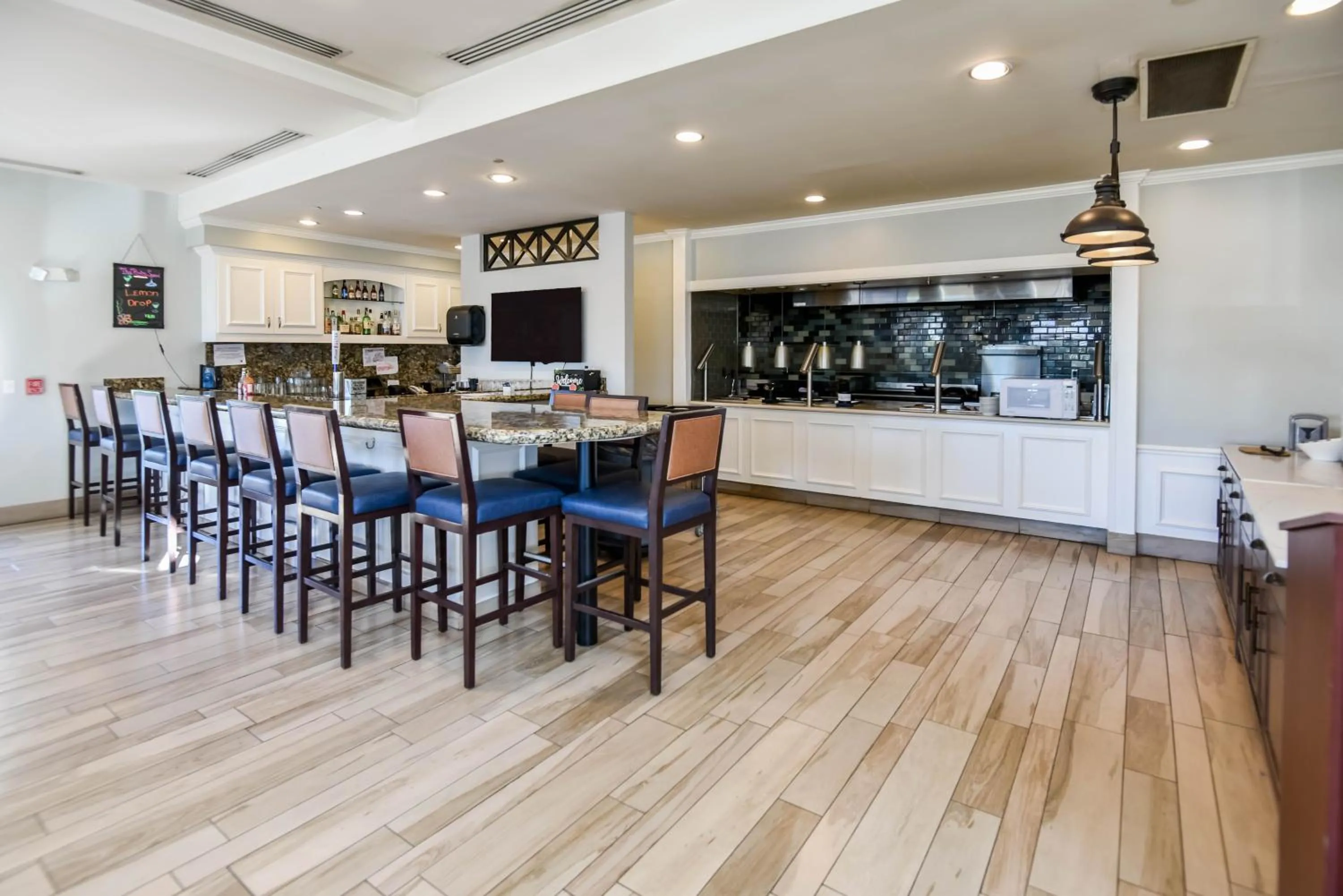 Restaurant/places to eat in Shutters Hotel