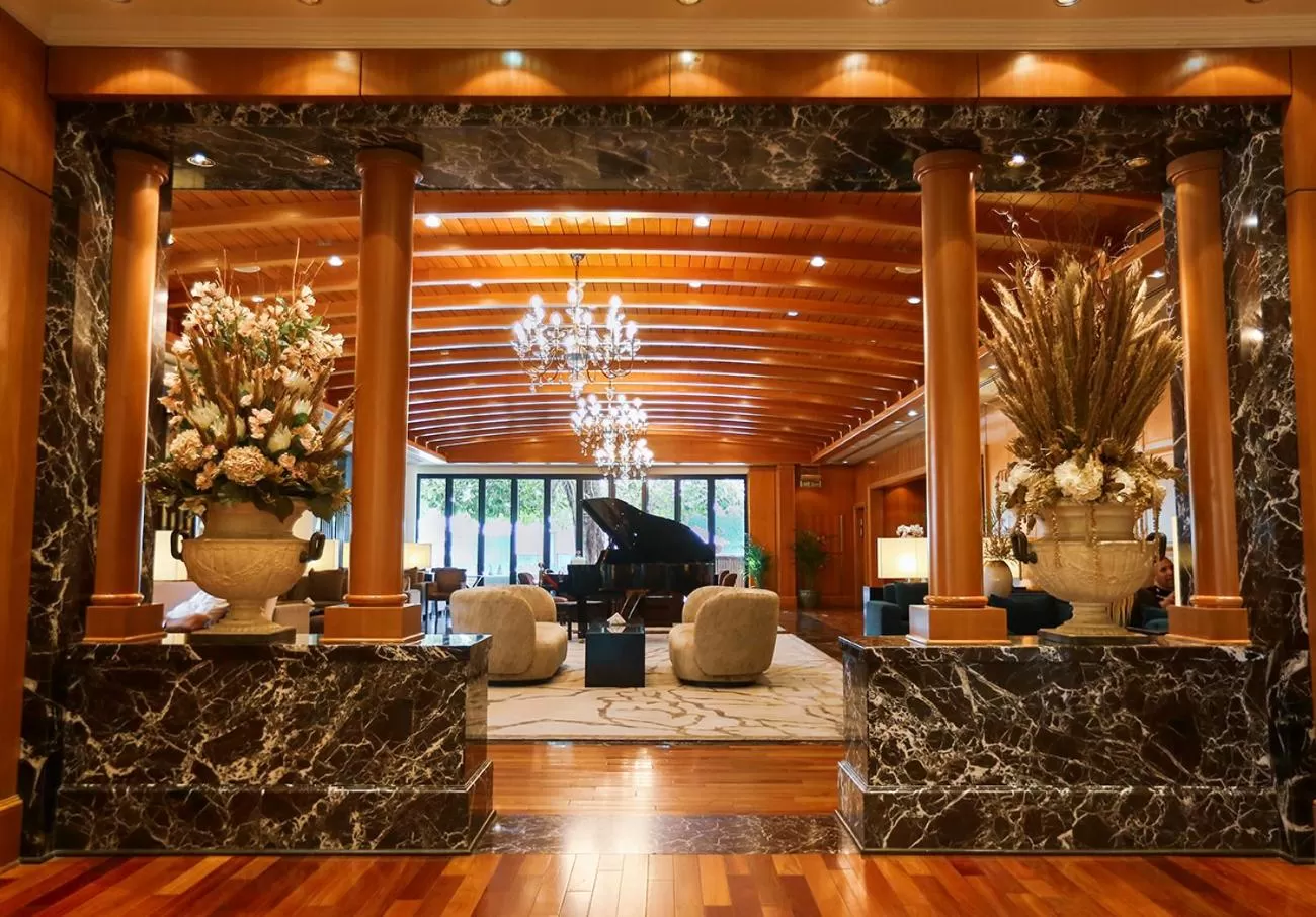 Lobby or reception in Dubai Marine Beach Resort & Spa