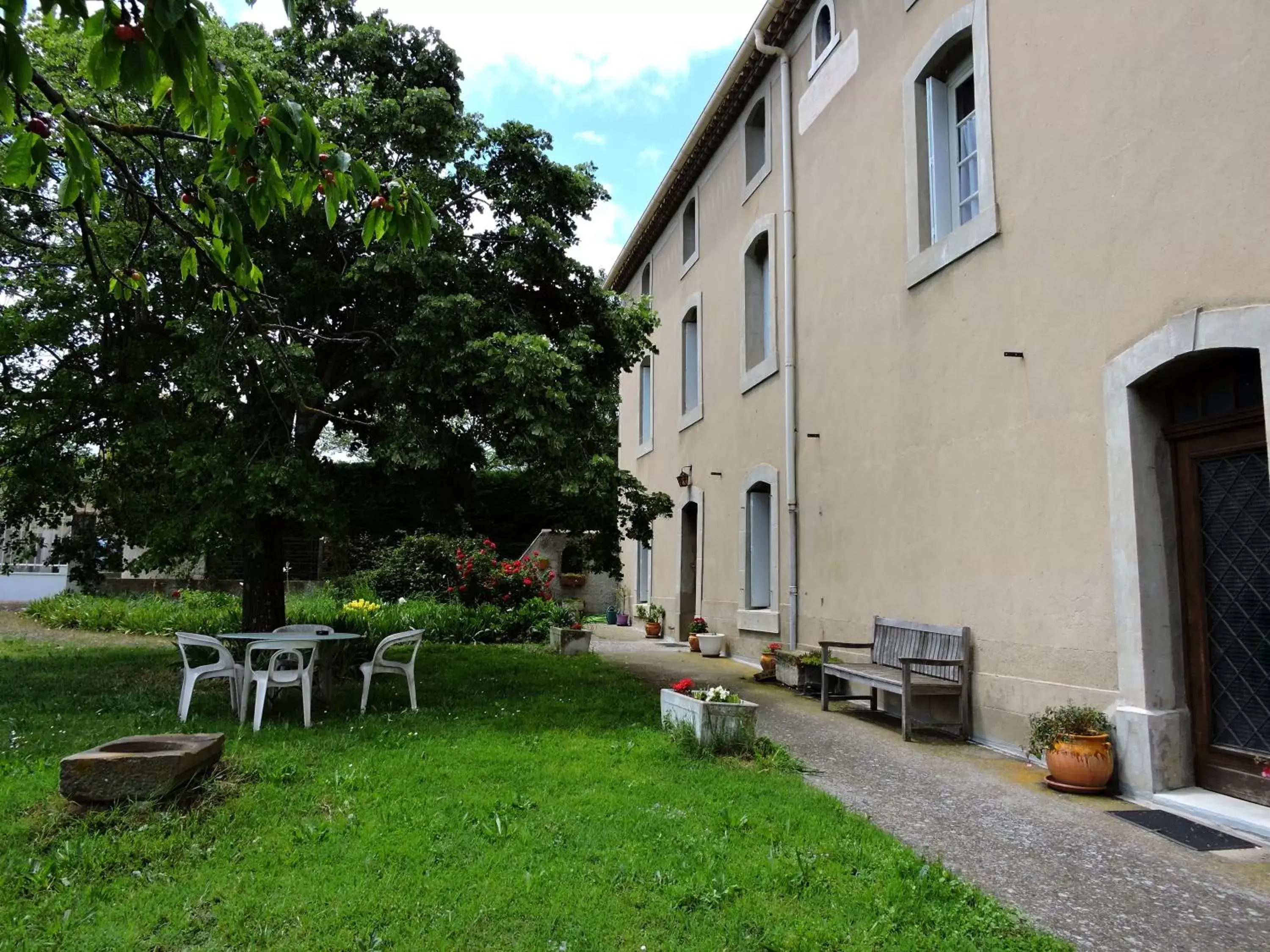 Property Building in Domaine Saint-Louis