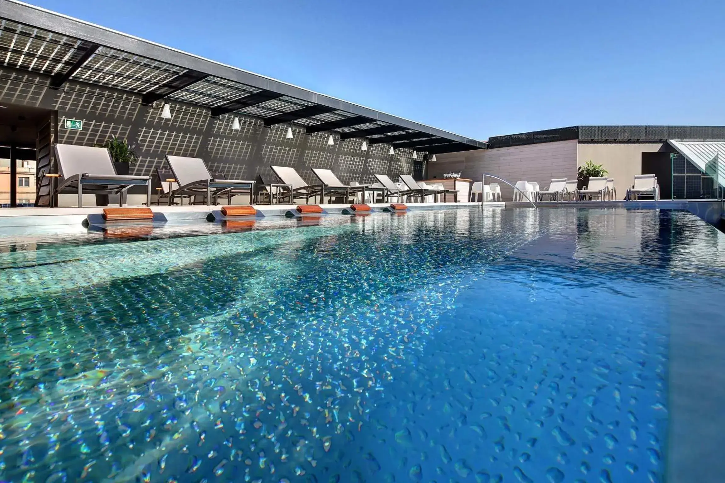 Solarium, Swimming Pool in Olivia Balmes Hotel
