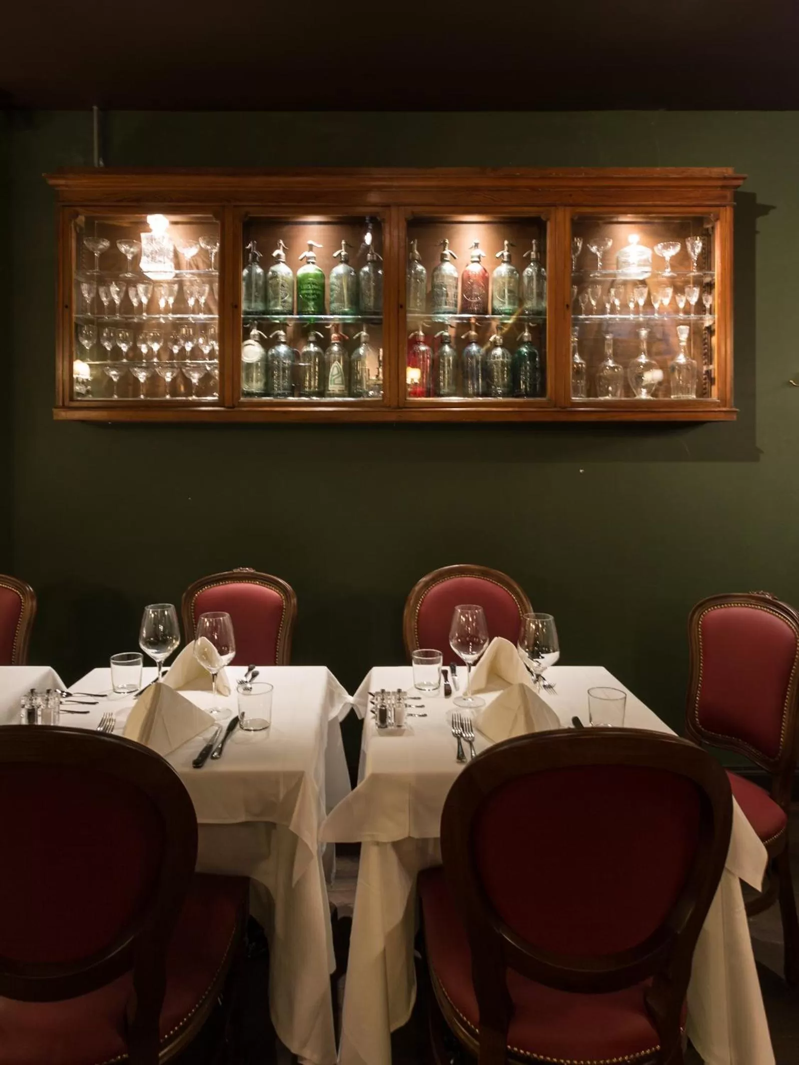 Restaurant/places to eat in Speronari Suites