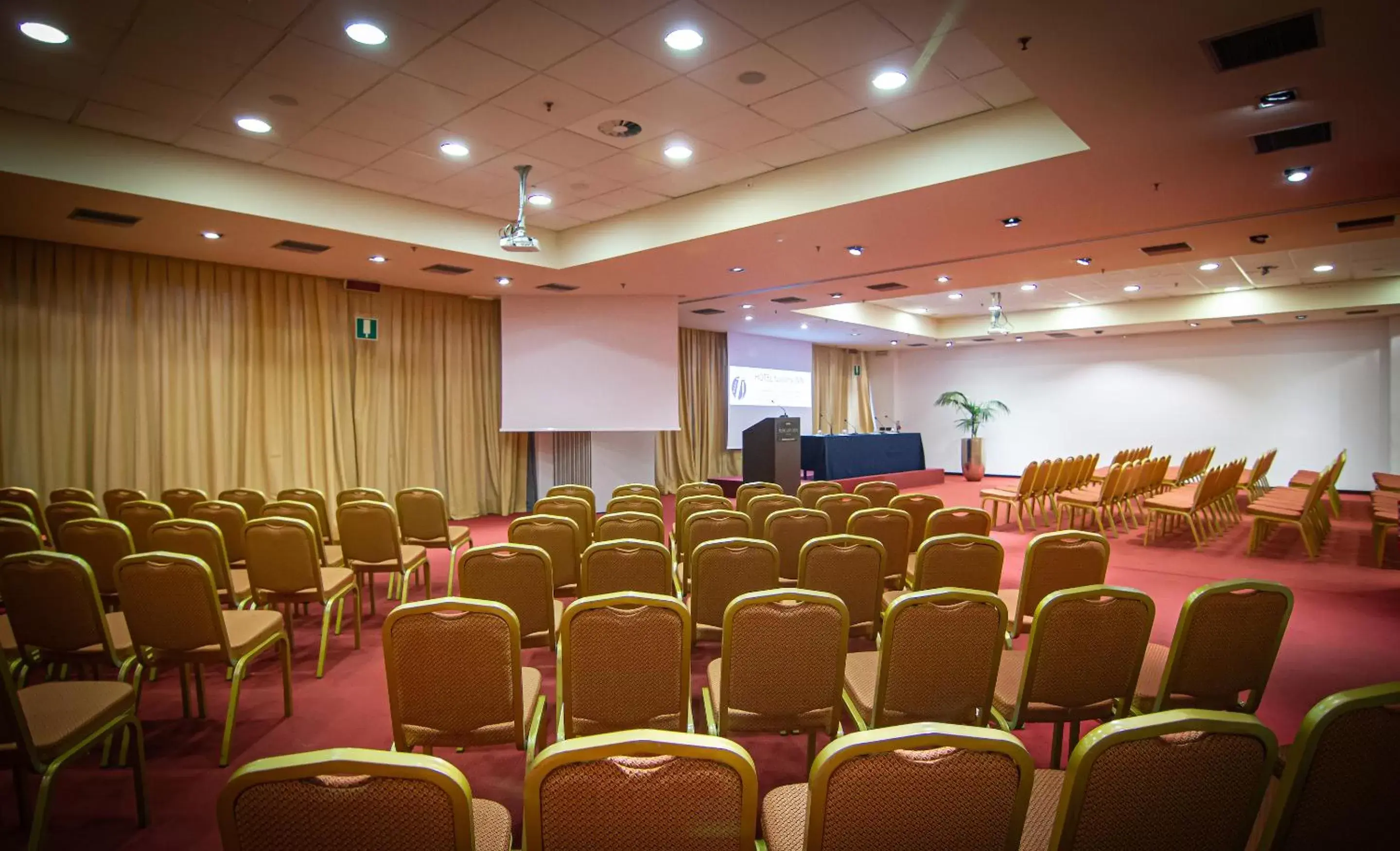 Meeting/conference room in Tuscany Inn
