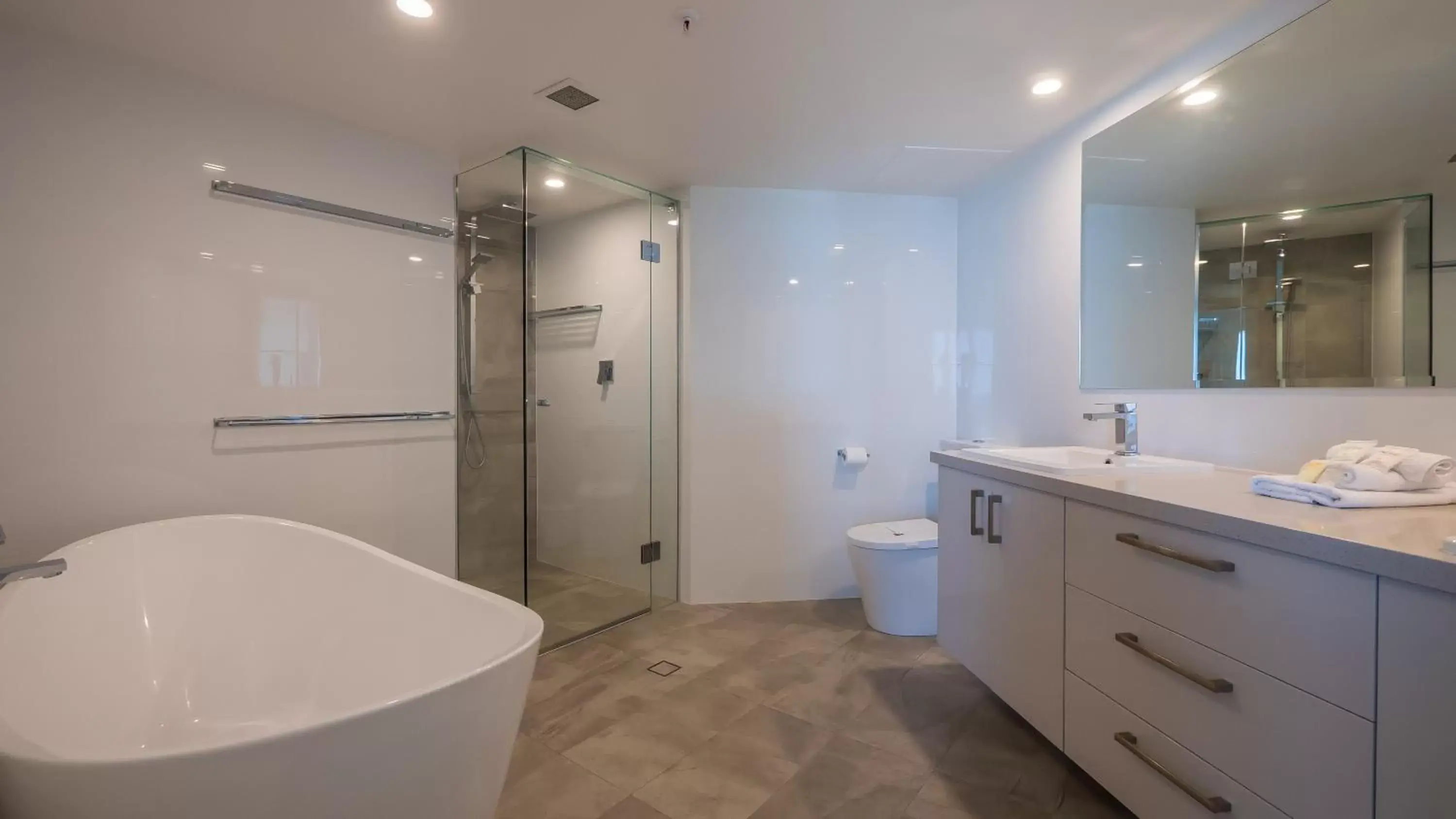 Shower, Bathroom in Oceana On Broadbeach