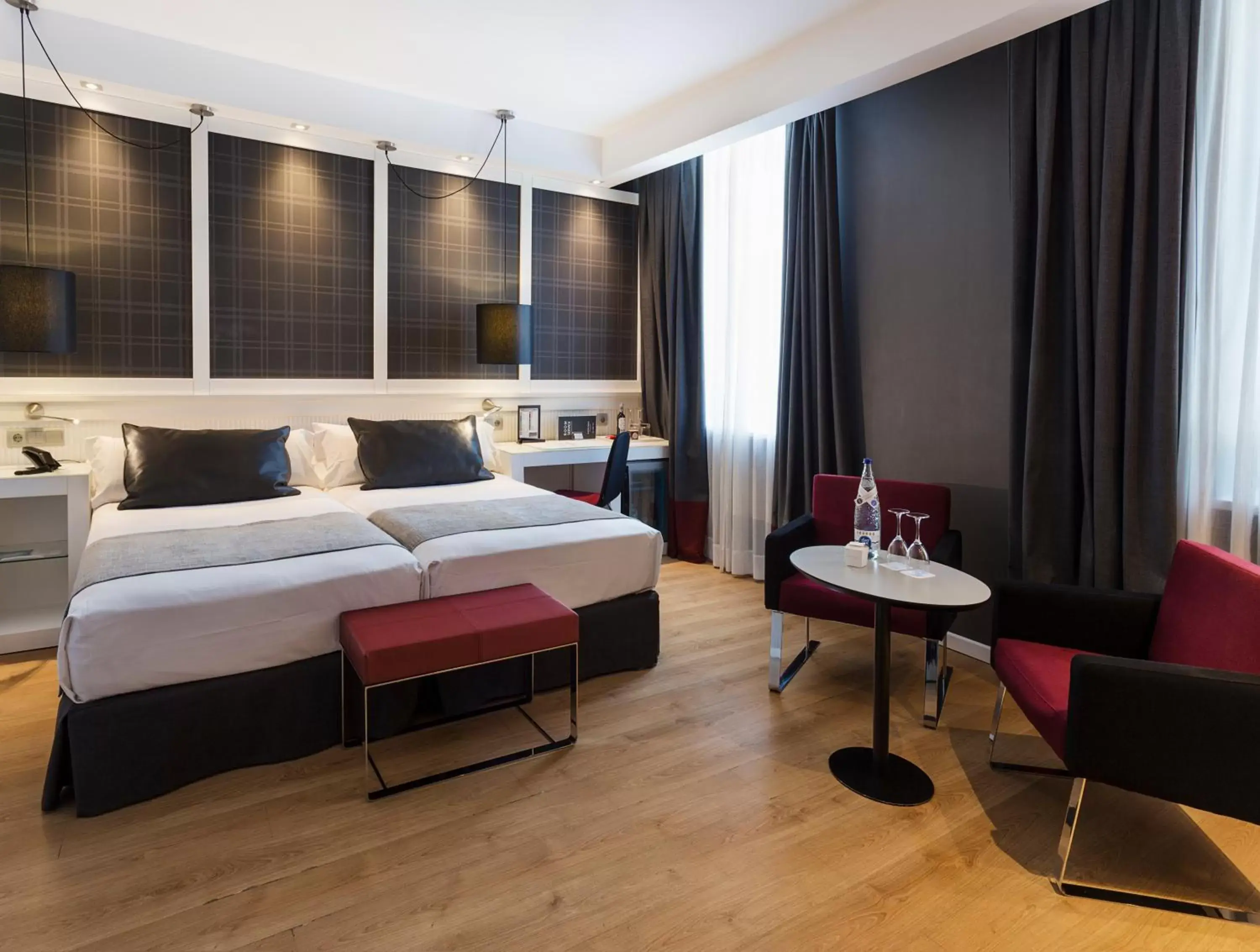 Double or Twin Room in Catalonia Reina Victoria