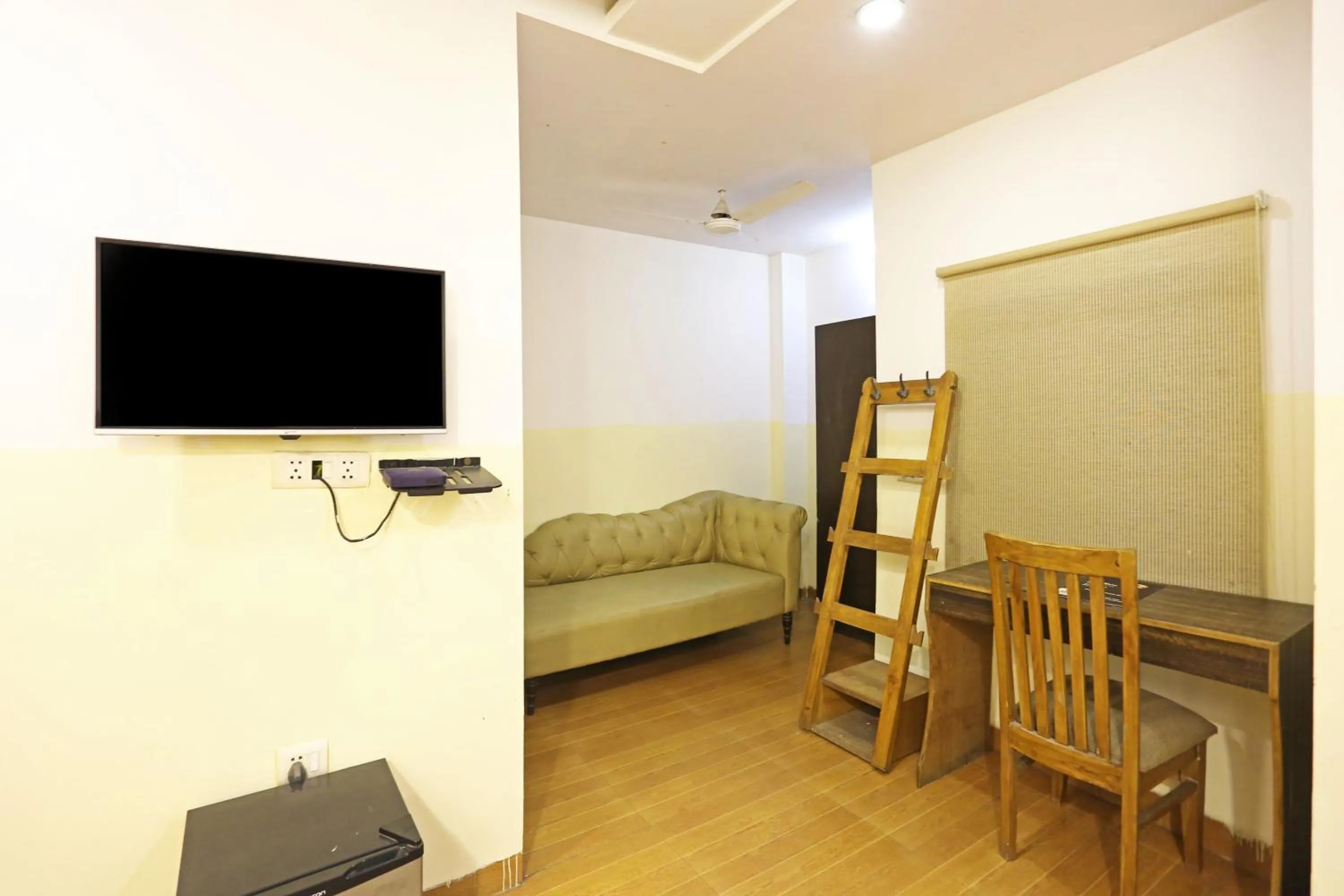 Communal lounge/ TV room in Hotel Aeroporto Nearest Landmark Aerocity delhi