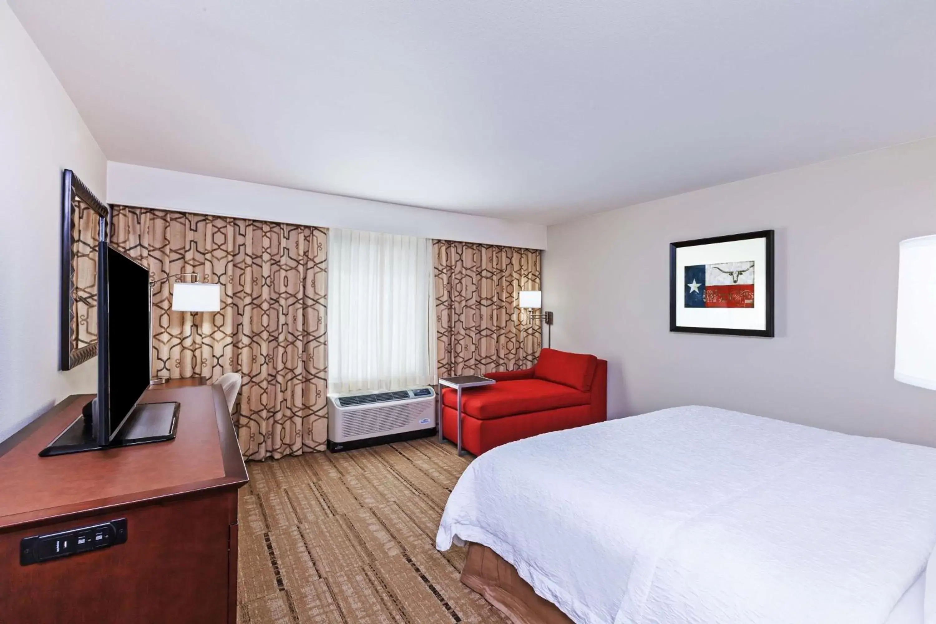 Living room, Bed in Hampton Inn & Suites Houston I-10 West Park Row, Tx