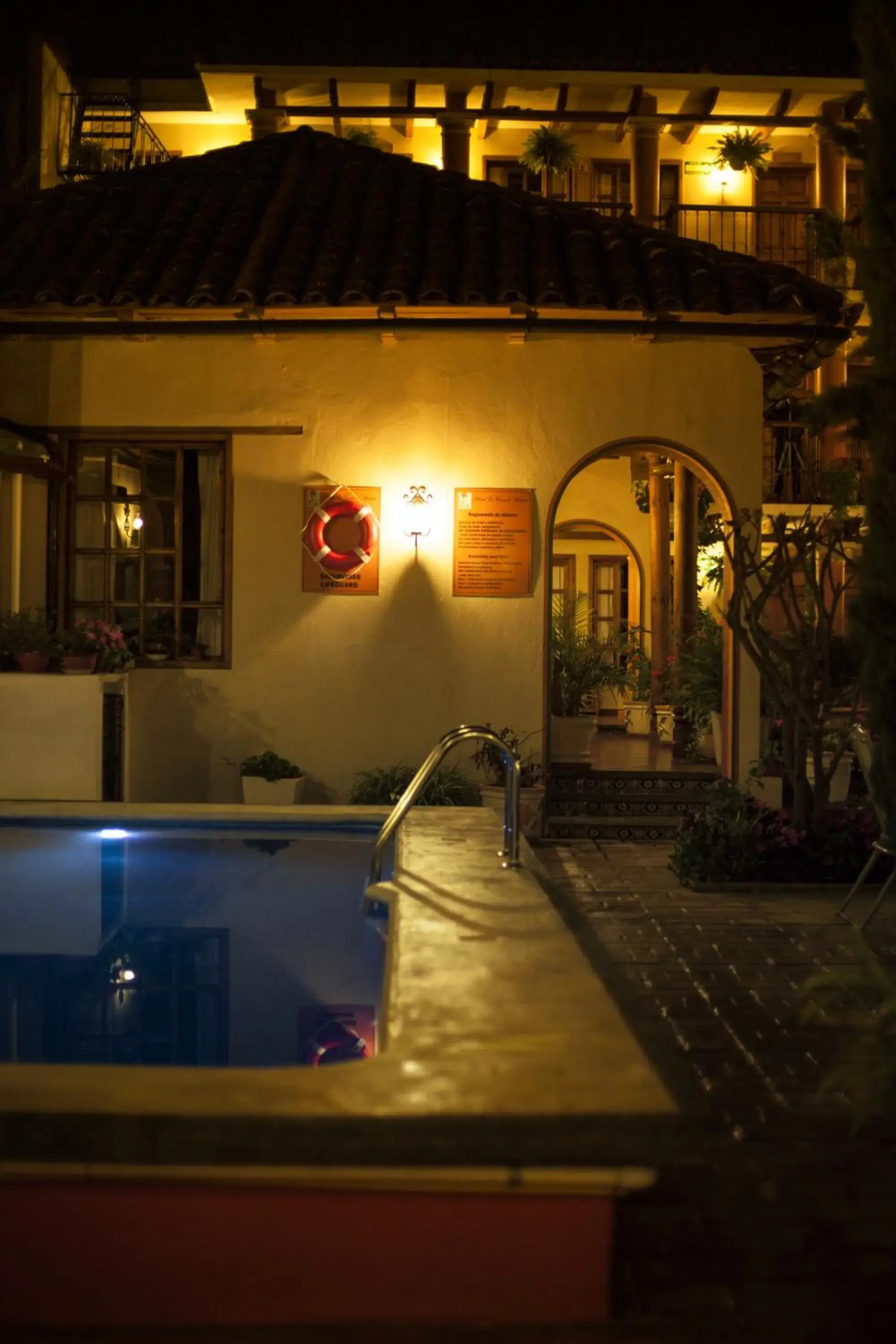 Night, Swimming Pool in Hotel La Casa de Mamá