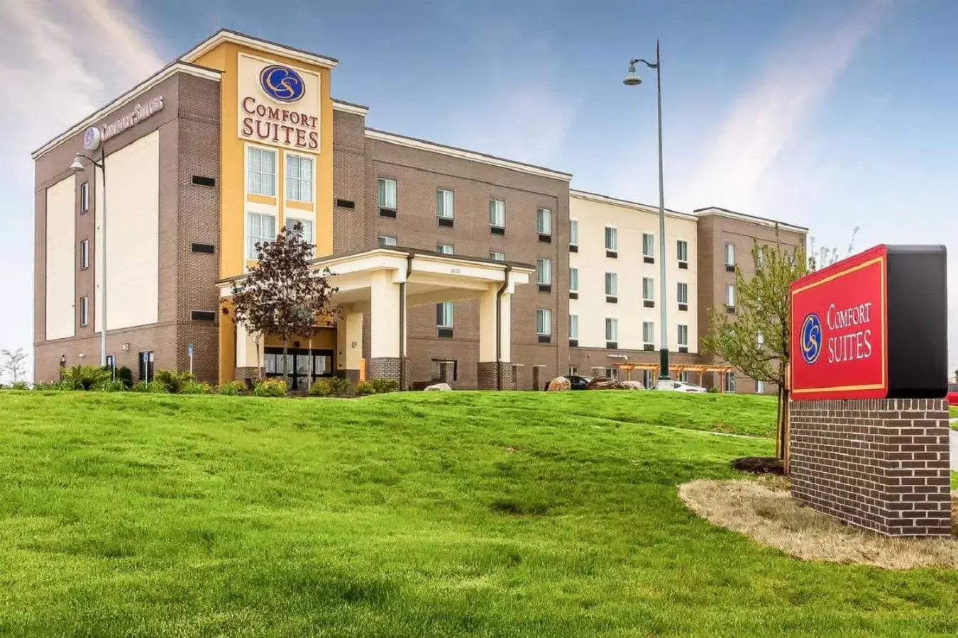 Facade/entrance, Property Building in Comfort Suites