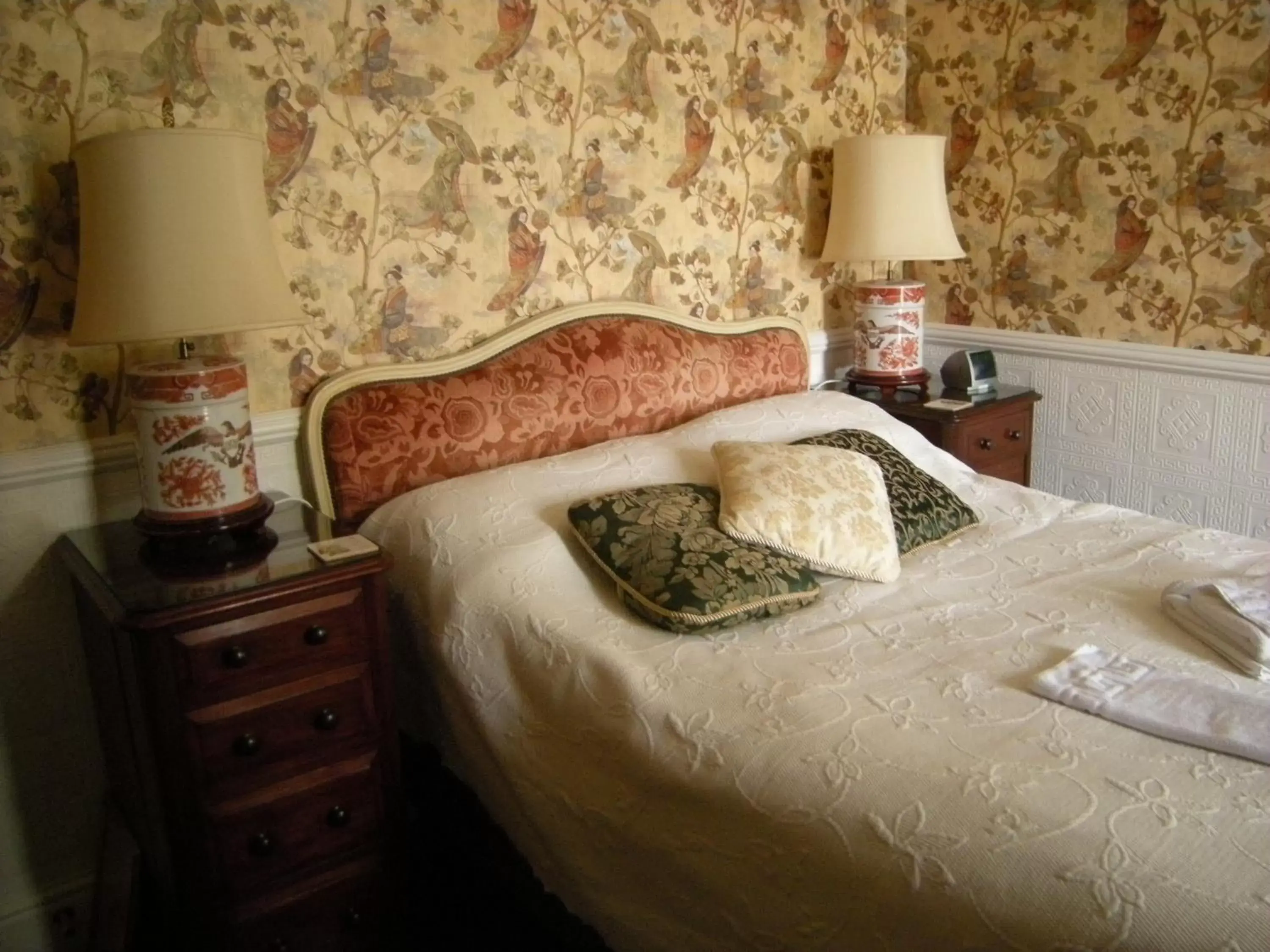 Bedroom, Bed in Headlands Hotel