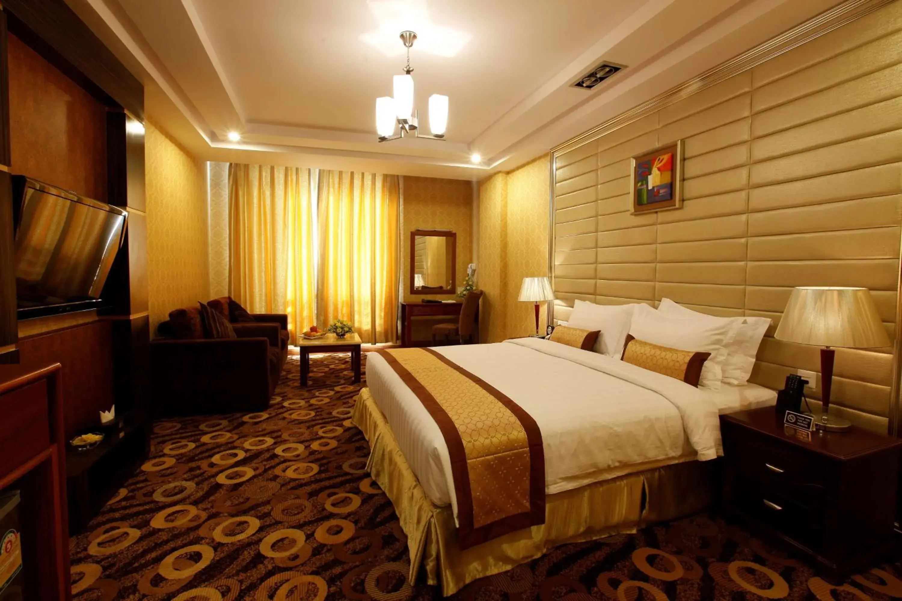 Photo of the whole room, Bed in Best Western Green Hill Hotel