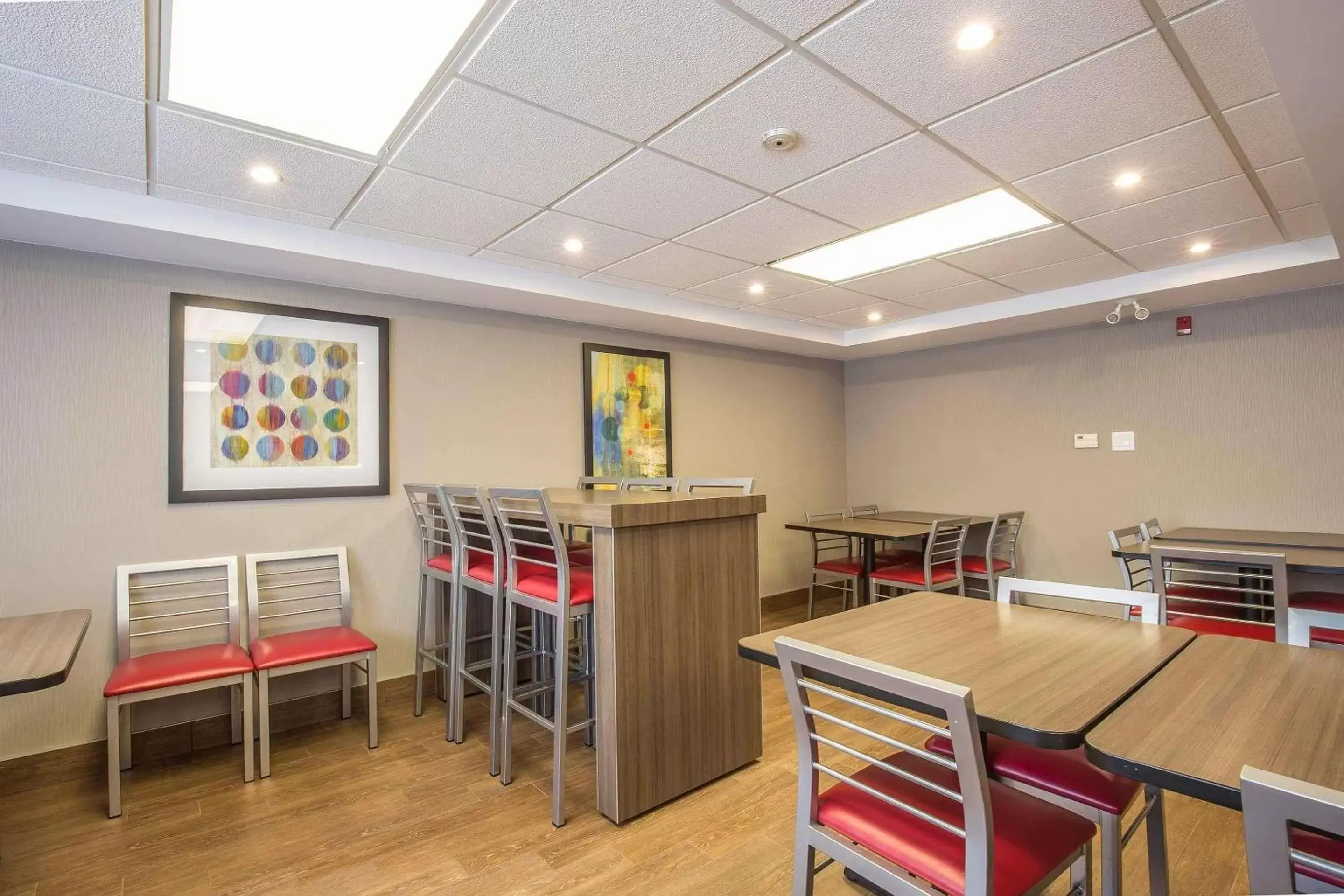 Restaurant/Places to Eat in Comfort Inn Pickering