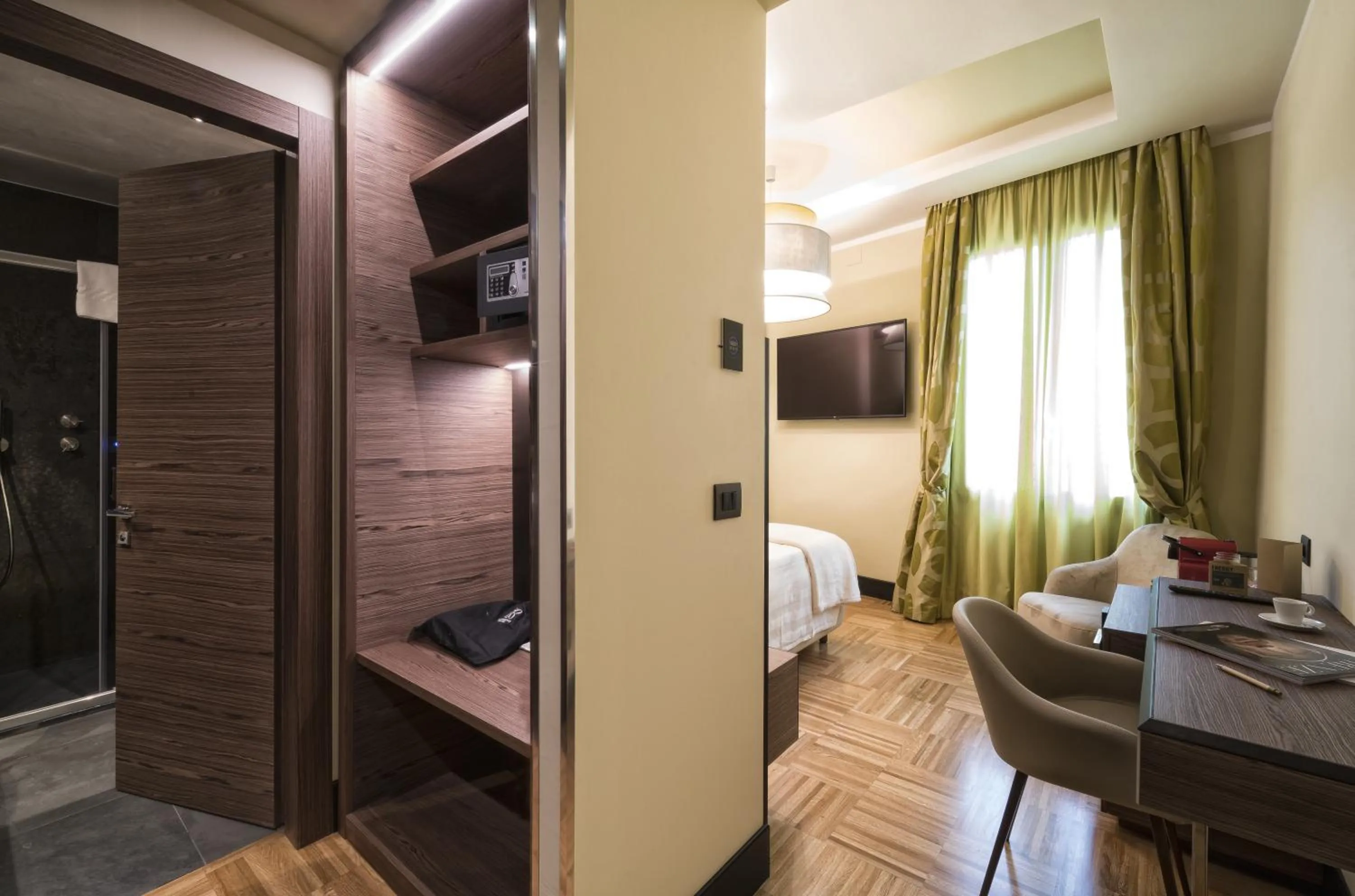 Bedroom, Bed in Solo Experience Hotel