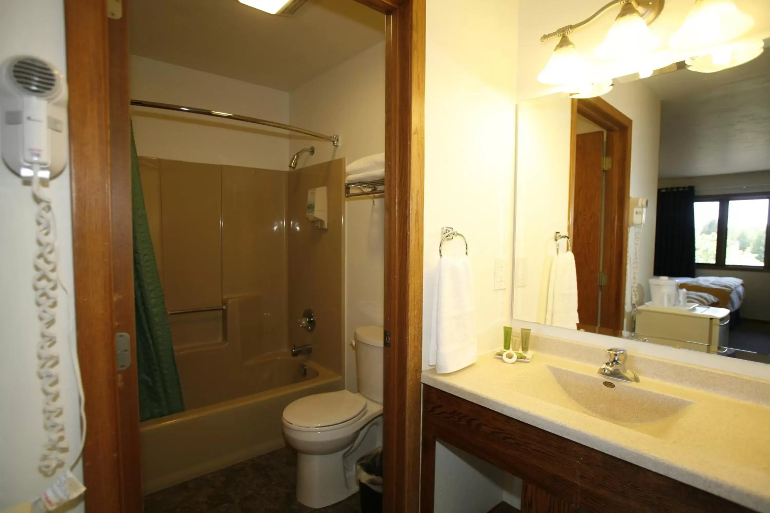 Bathroom in Open Hearth Lodge