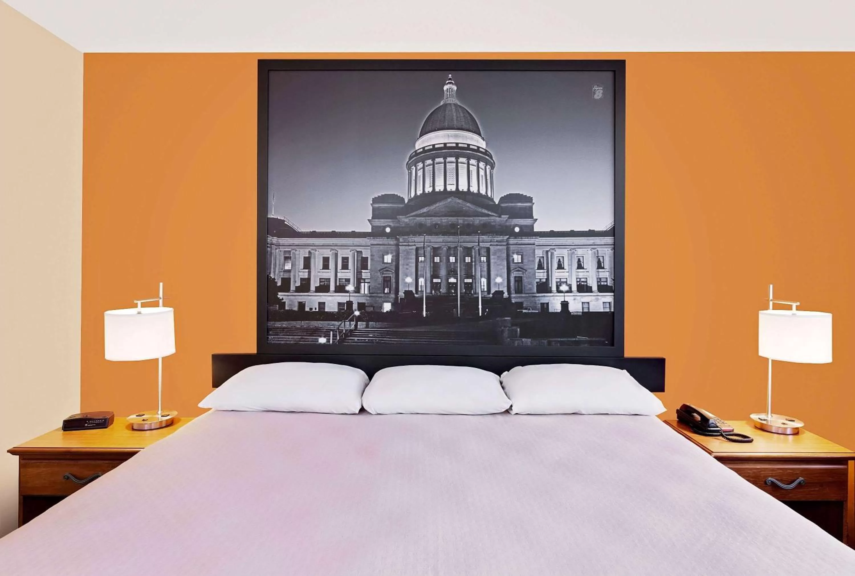 Photo of the whole room, Bed in Super 8 by Wyndham Siloam Springs