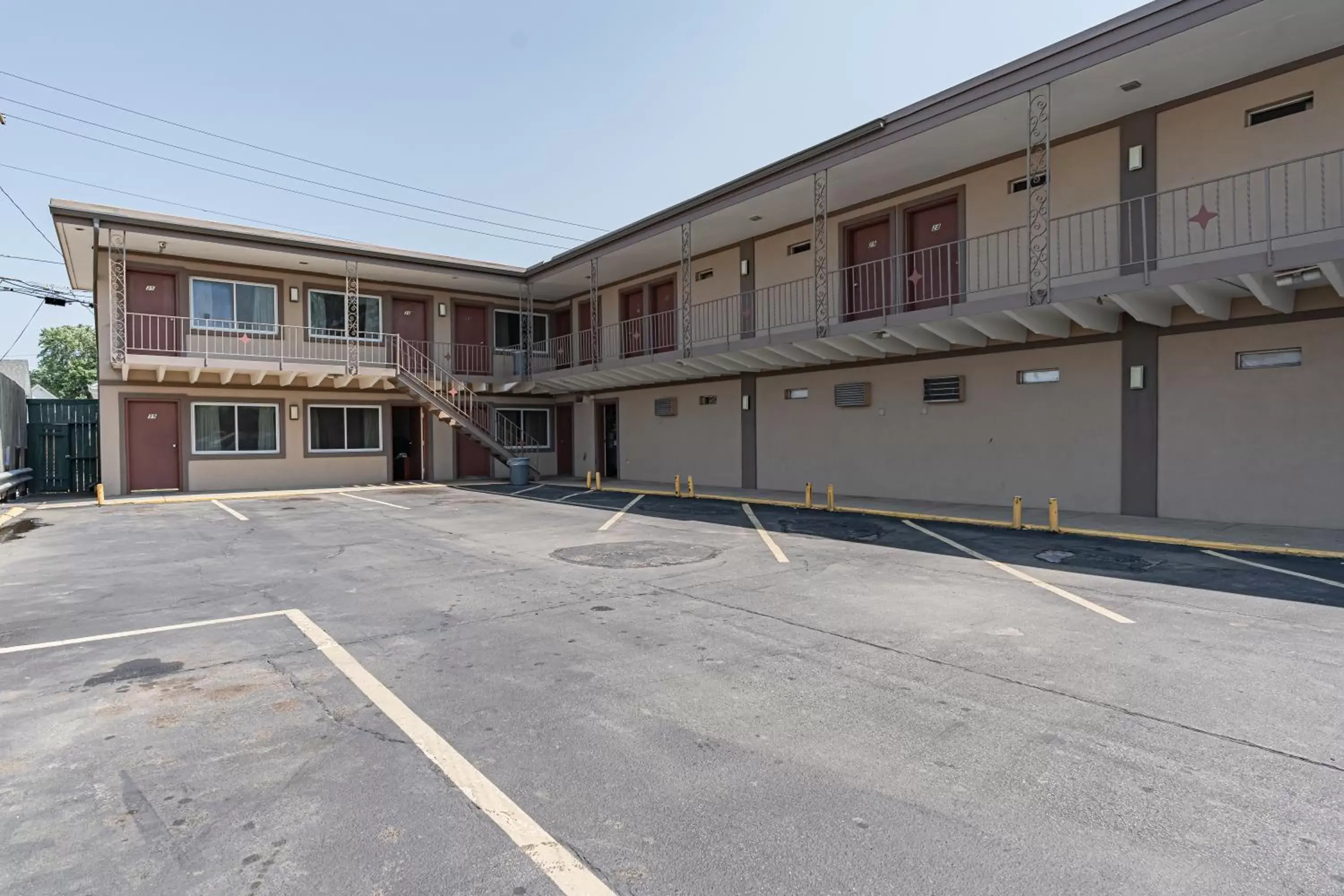 Property Building in Broadway Inn