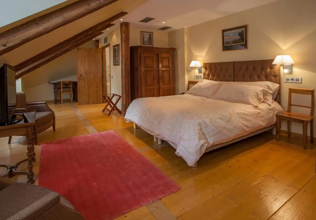 Bed in Hôtel & Spa Le Bouclier D'or