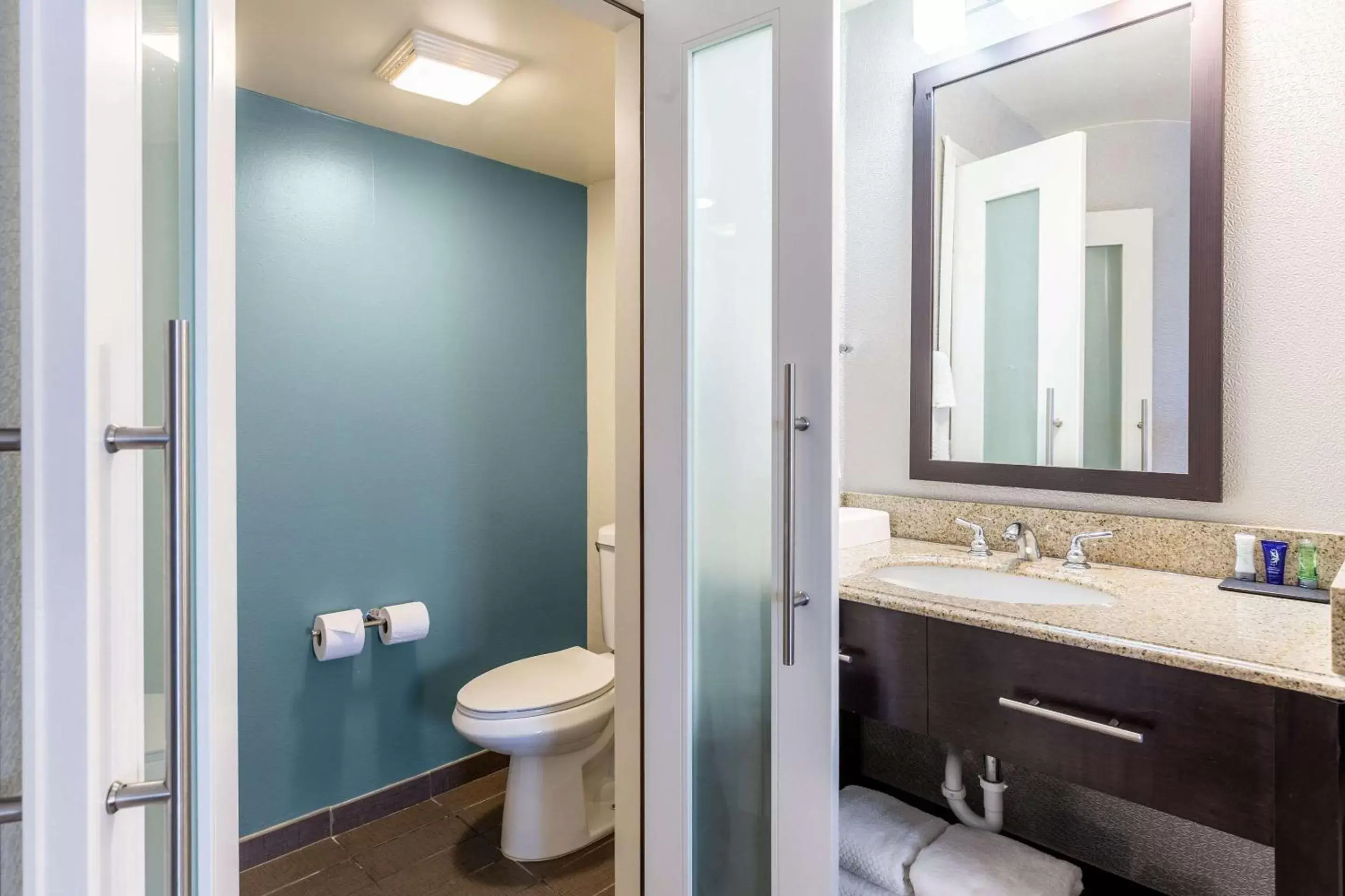 Bathroom in Sleep Inn on the Beach