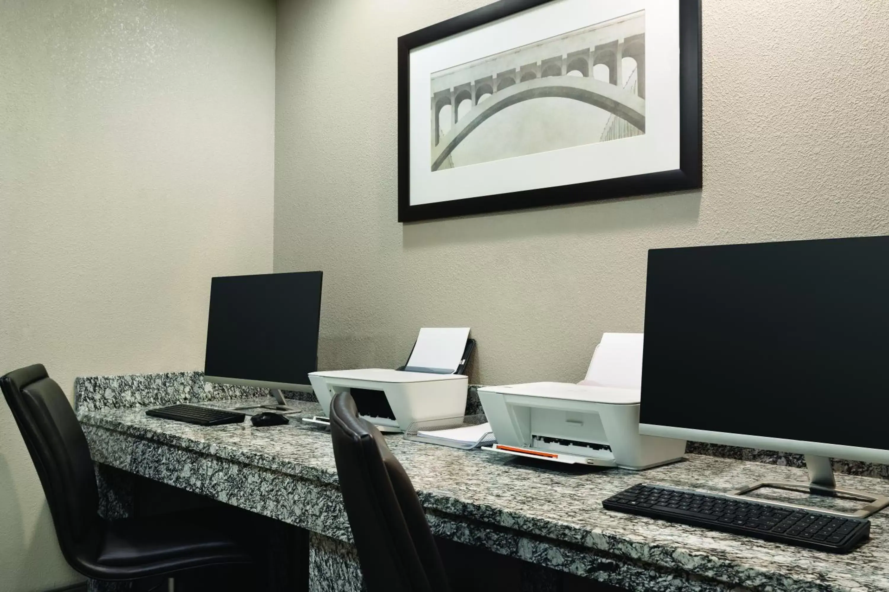 Business facilities, Business Area/Conference Room in Country Inn & Suites by Radisson, Nashville Airport East, TN
