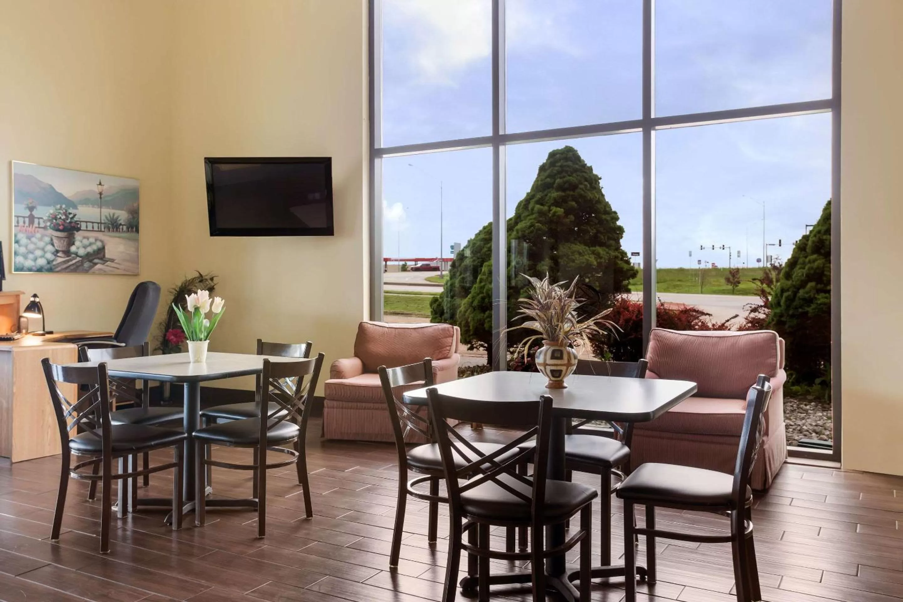 Restaurant/Places to Eat in Econo Lodge Saint Robert