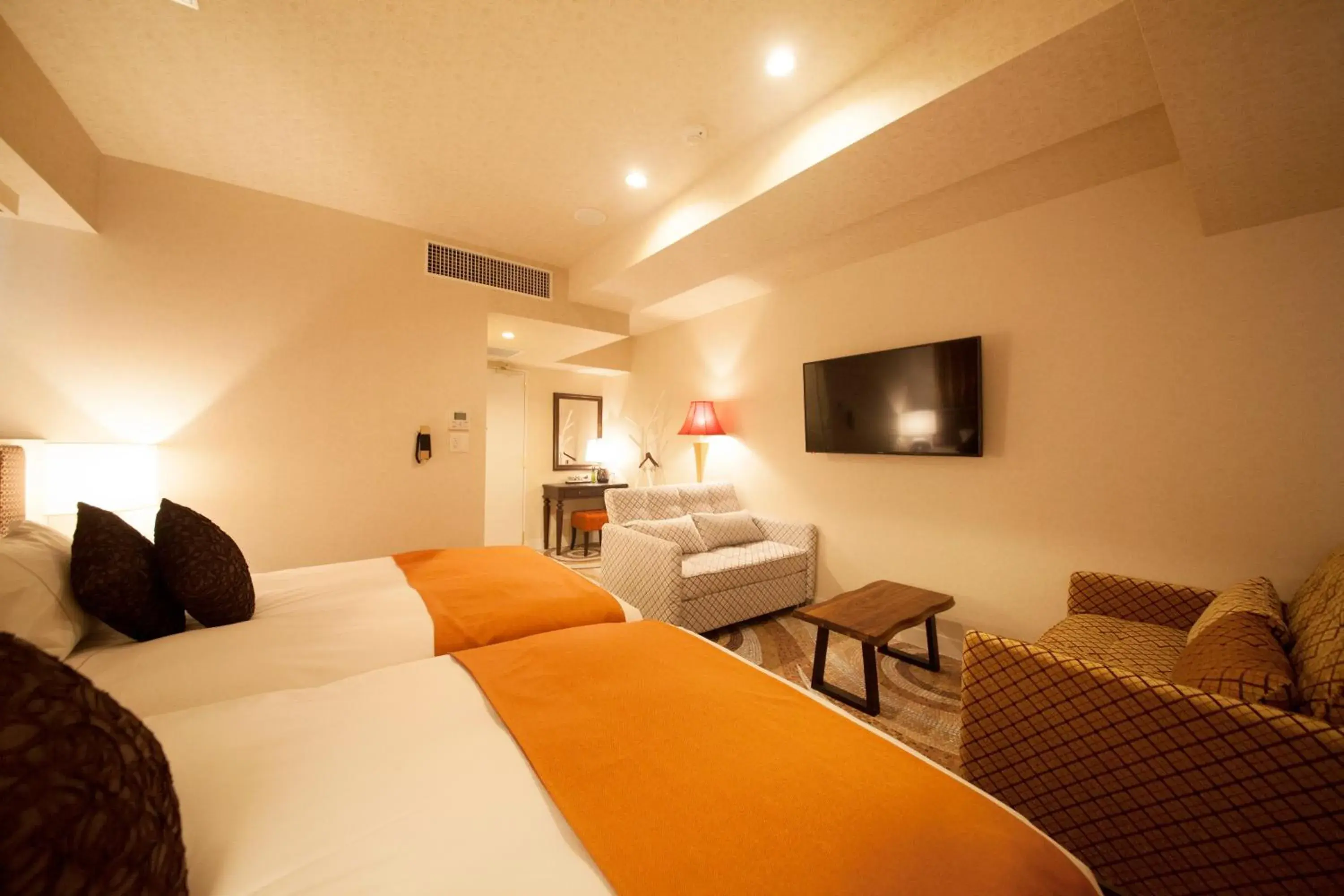 Photo of the whole room, Bed in Centurion Hotel Grand Akasaka Mitsuke Station