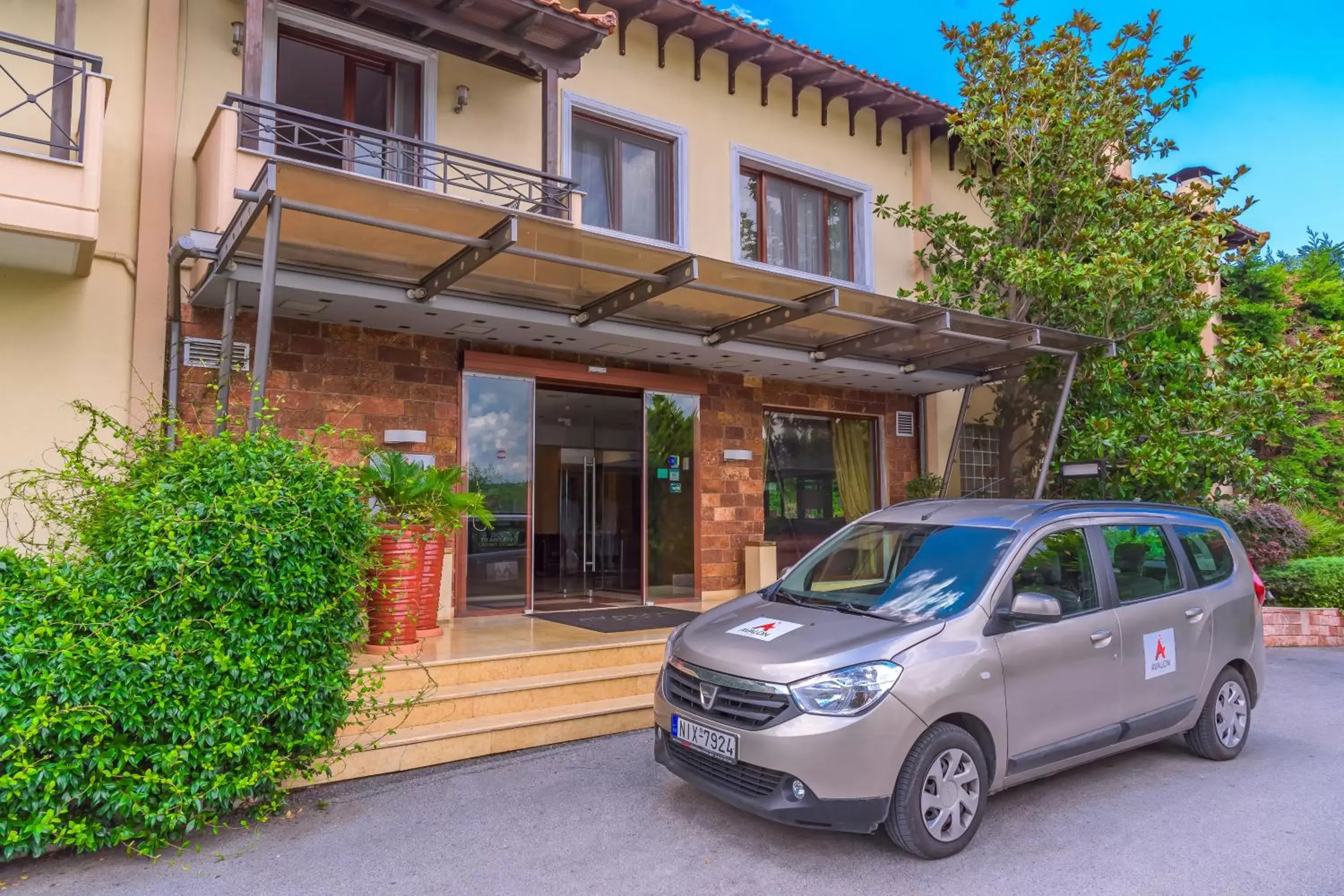 Facade/entrance in Avalon Airport Hotel Thessaloniki Facade/entrance in Avalon Airport Hotel Thessaloniki