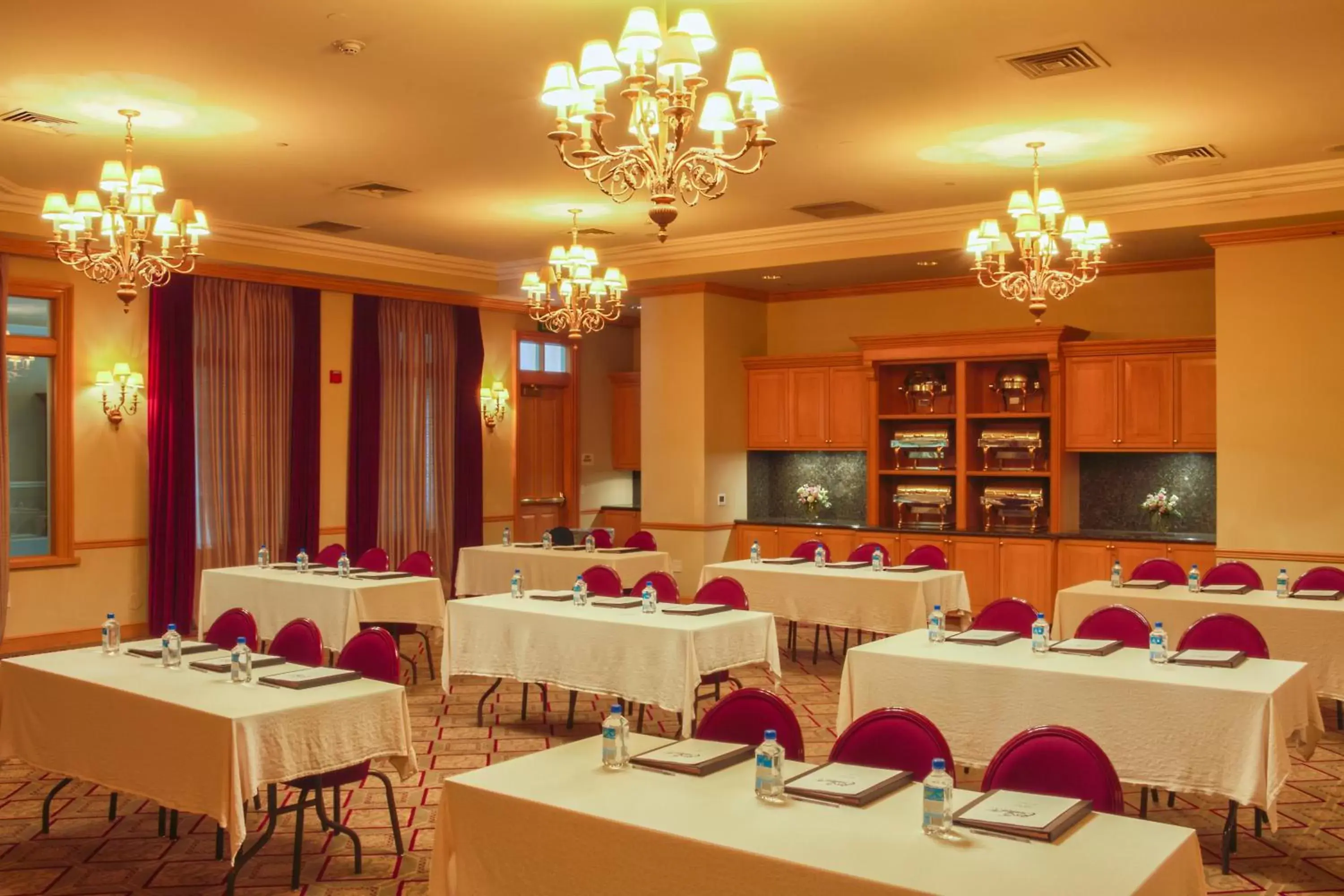 Banquet/Function facilities in Carlton Hotel