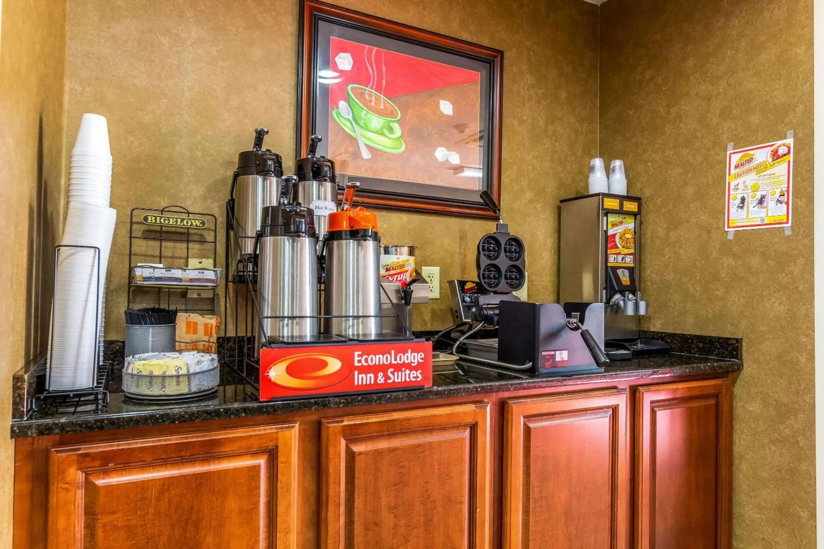 Restaurant/places to eat in Econo Lodge Inn & Suites Evansville