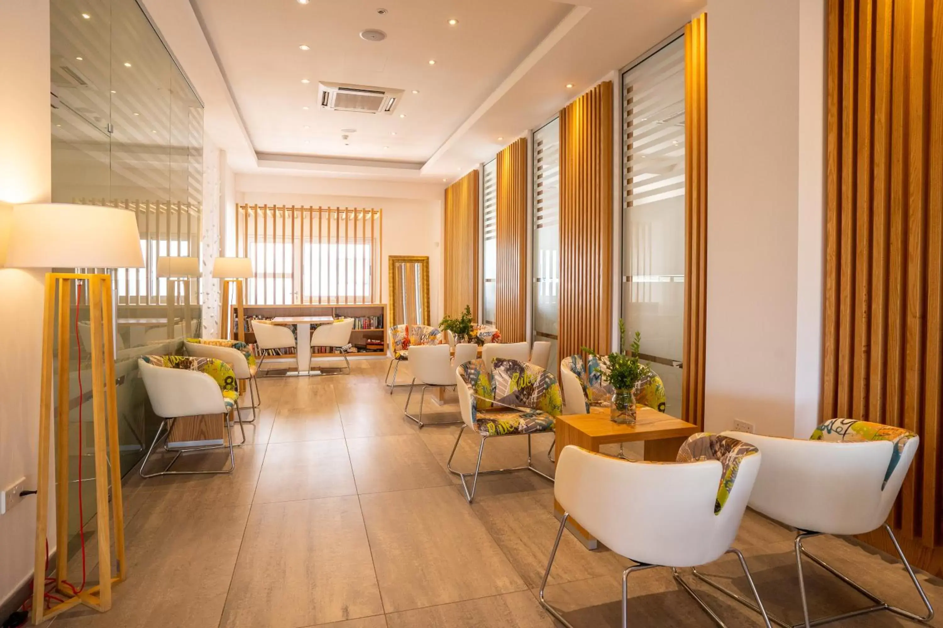 Lobby or reception, Restaurant/Places to Eat in Vrachia Beach Hotel & Suites - Adults Only