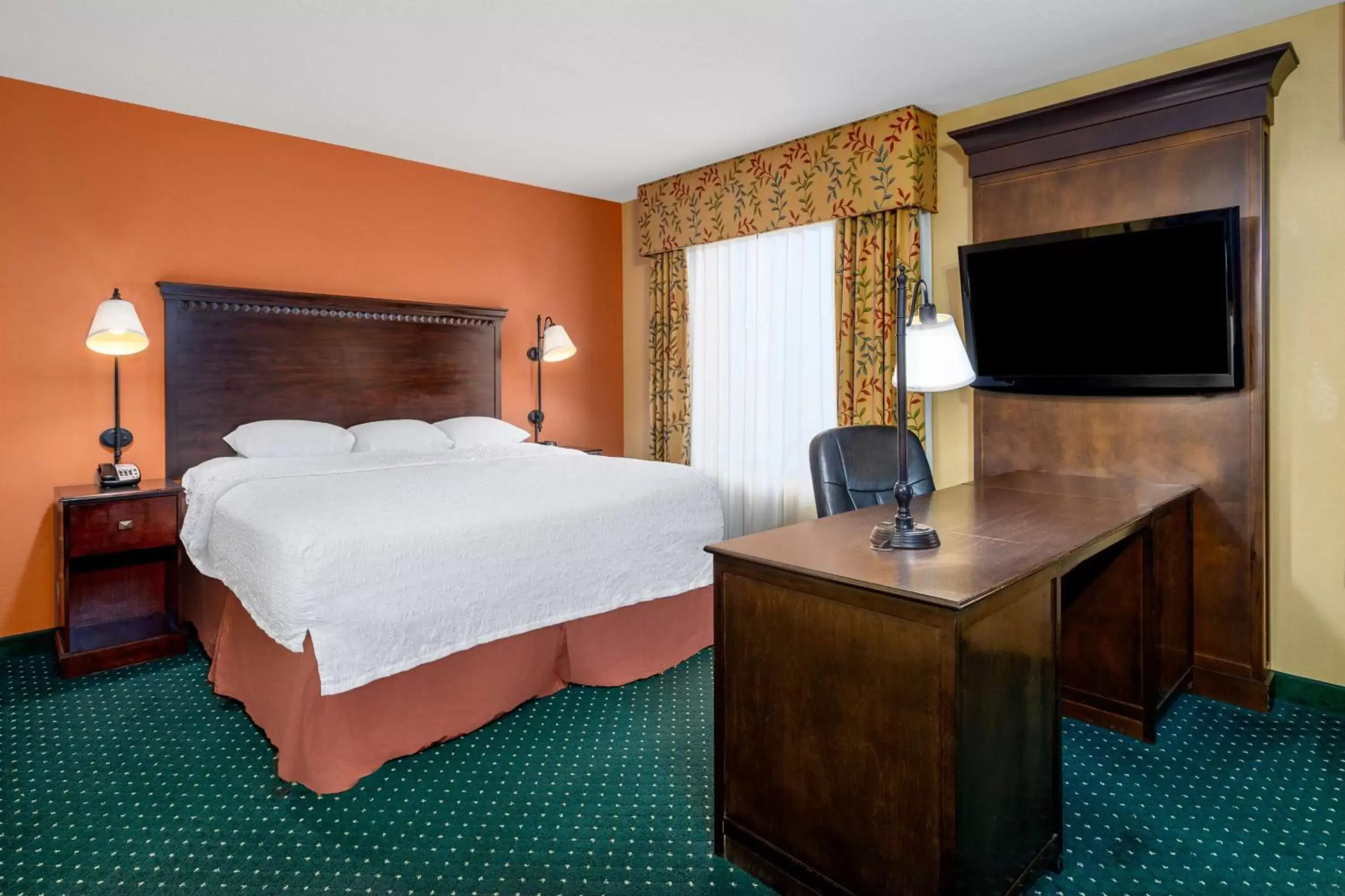Bedroom, Bed in Hampton Inn & Suites Sacramento-Elk Grove Laguna I-5