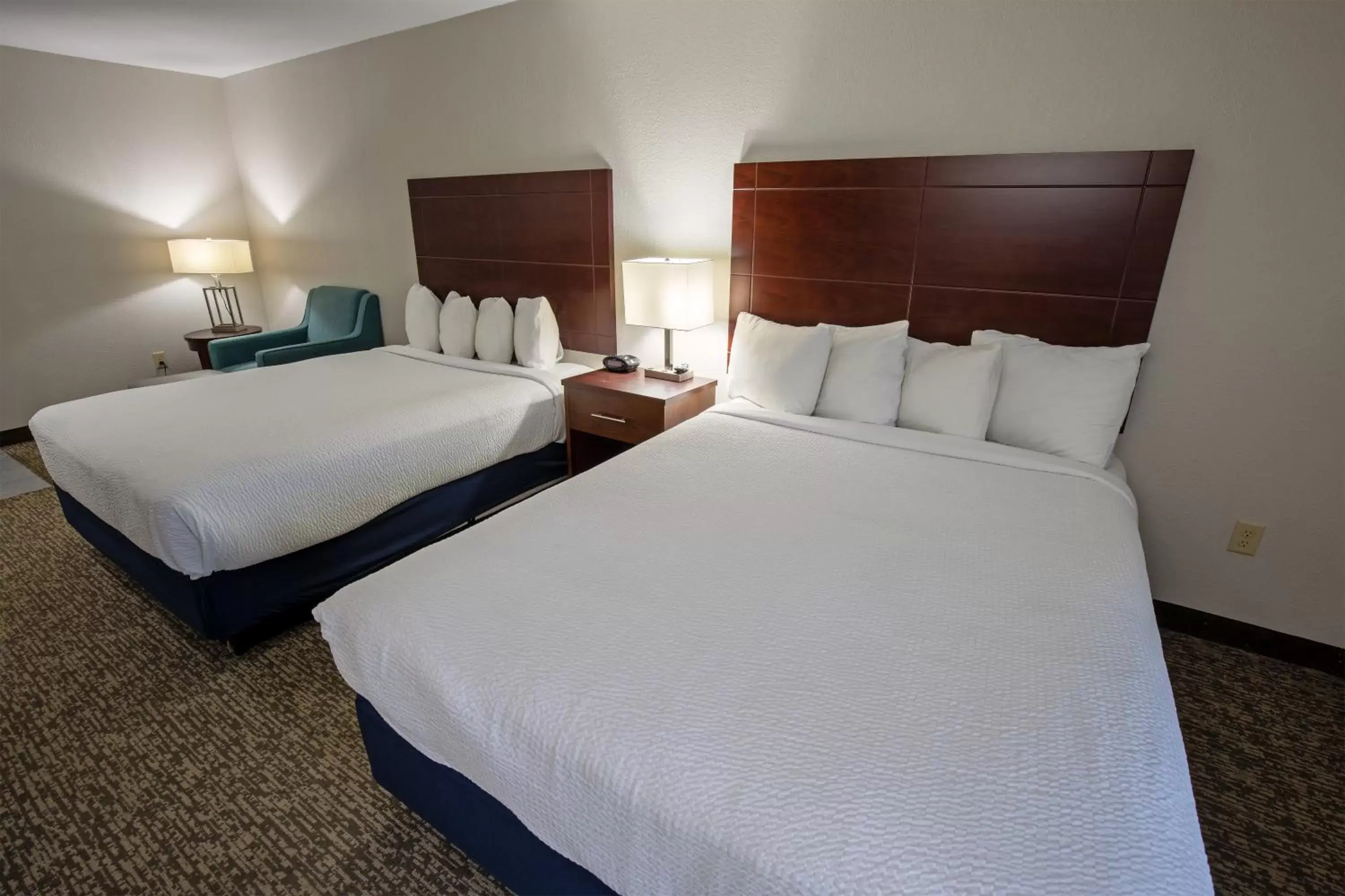 Bed in Best Western Plus Lafayette Vermilion River Inn & Suites