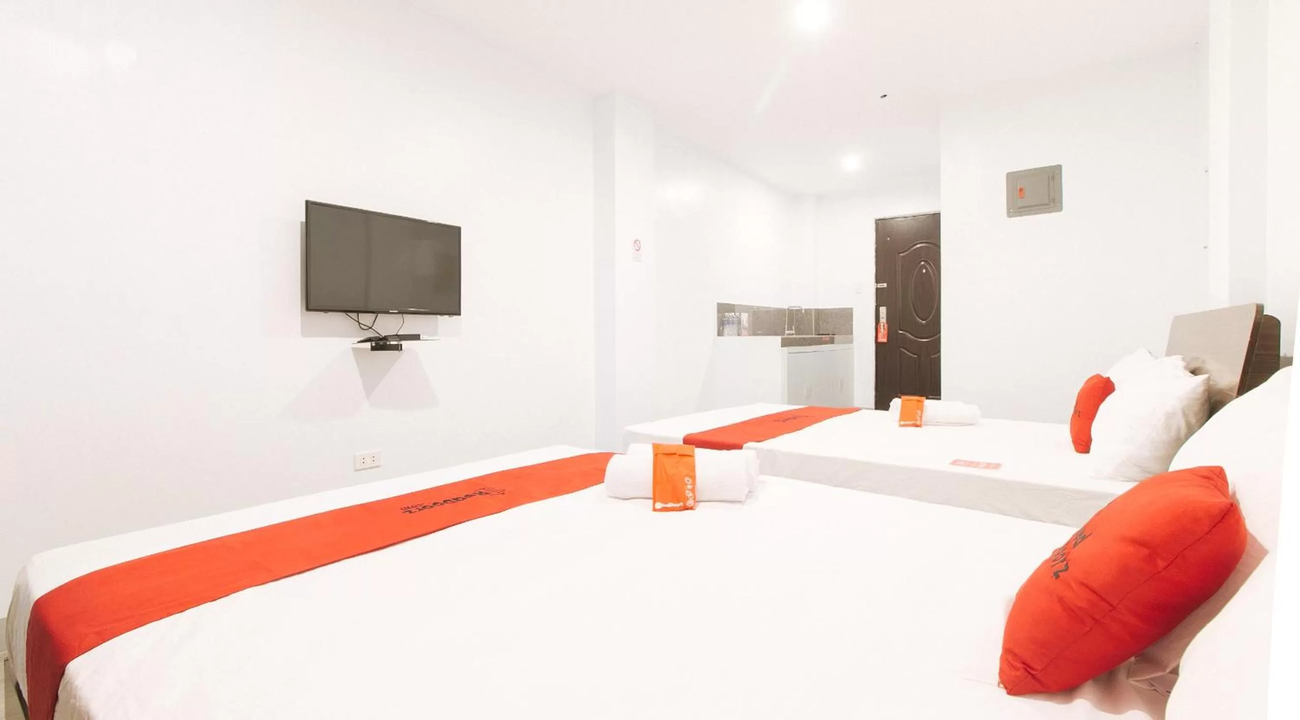 Bedroom, Bed in RedDoorz near Zobel Roxas St