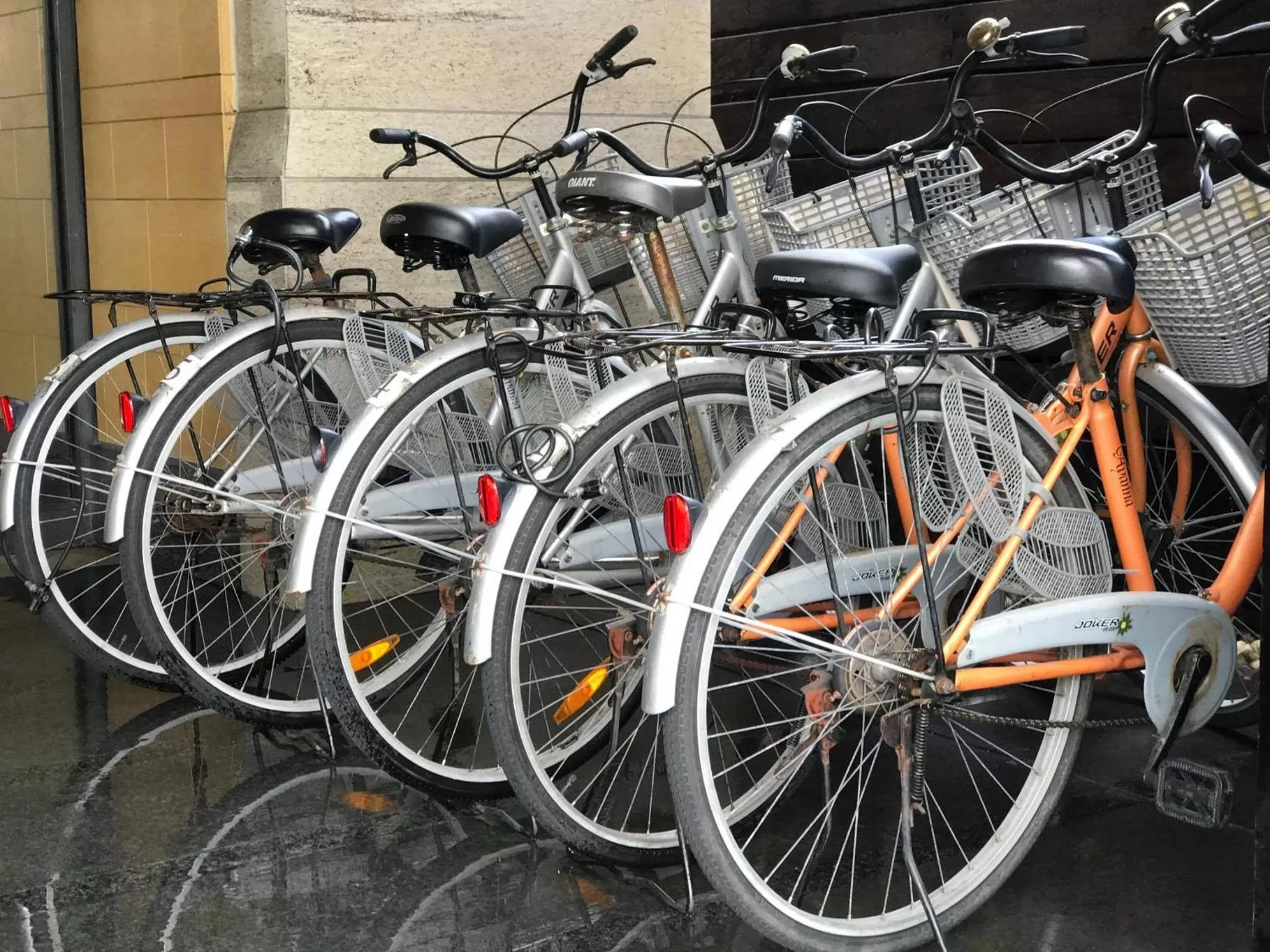 Area and facilities in Unique Hotel