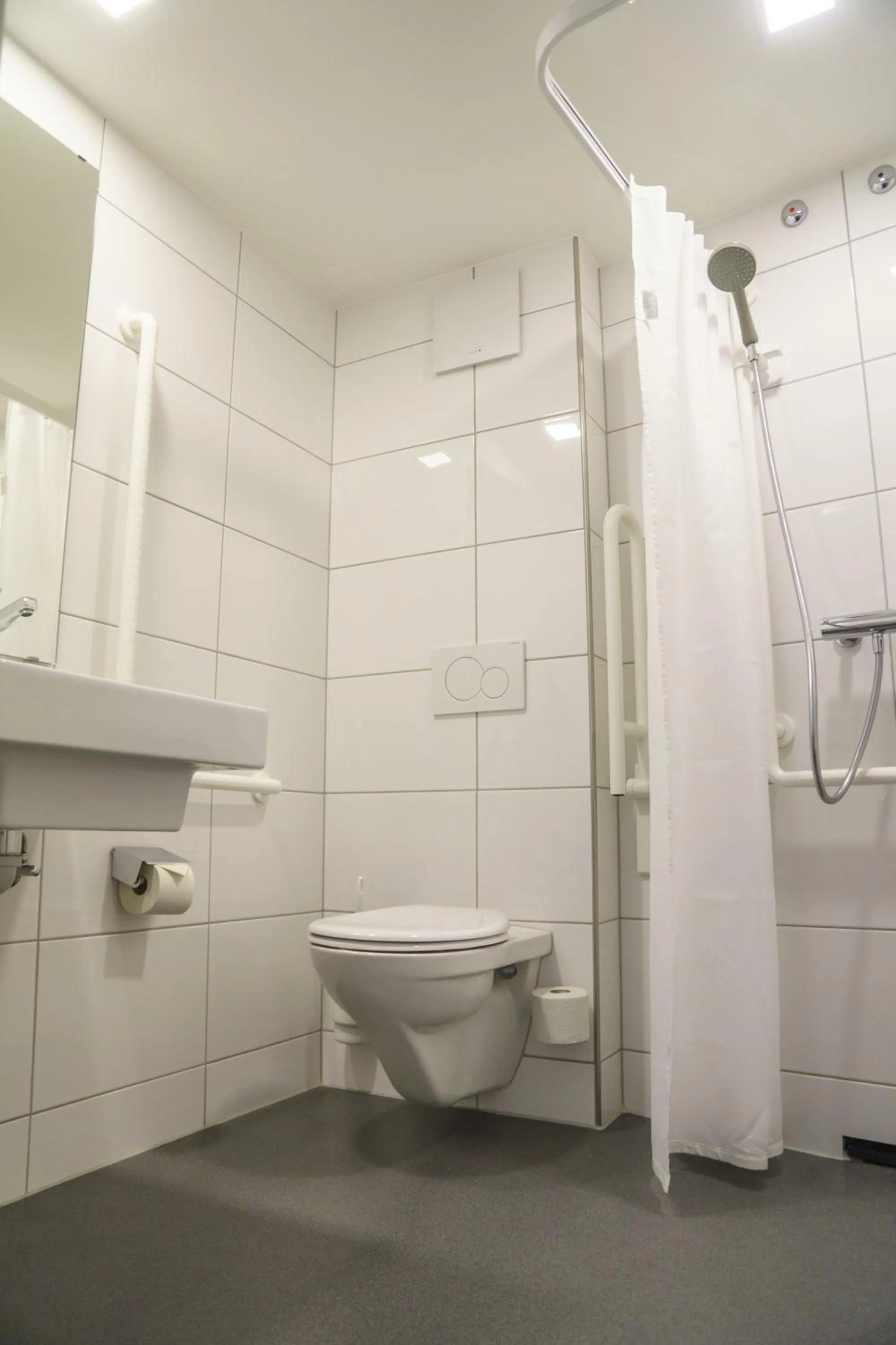 Shower in Hotel Vadian Garni