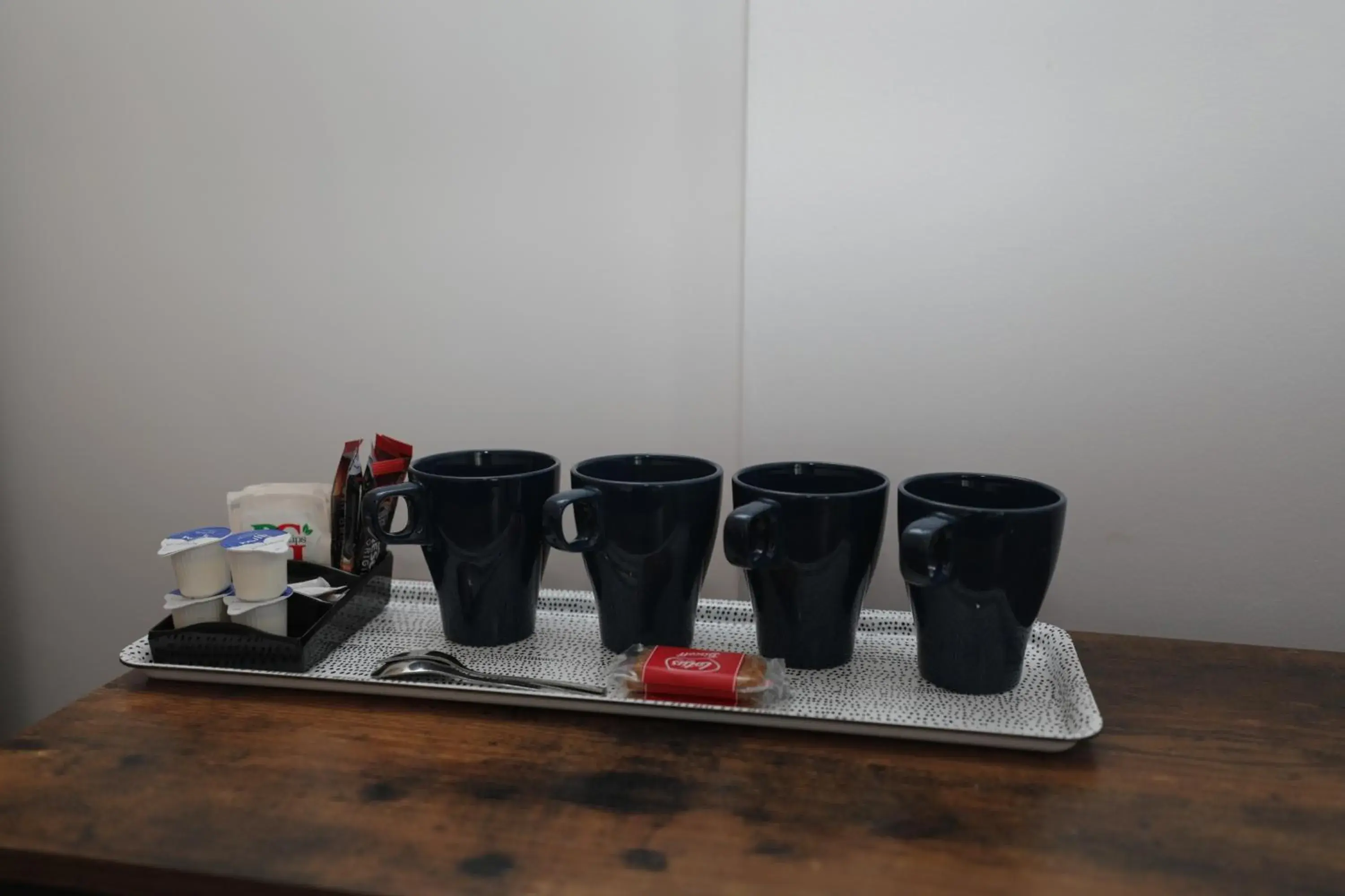 Coffee/tea facilities in Golders Park Hotel