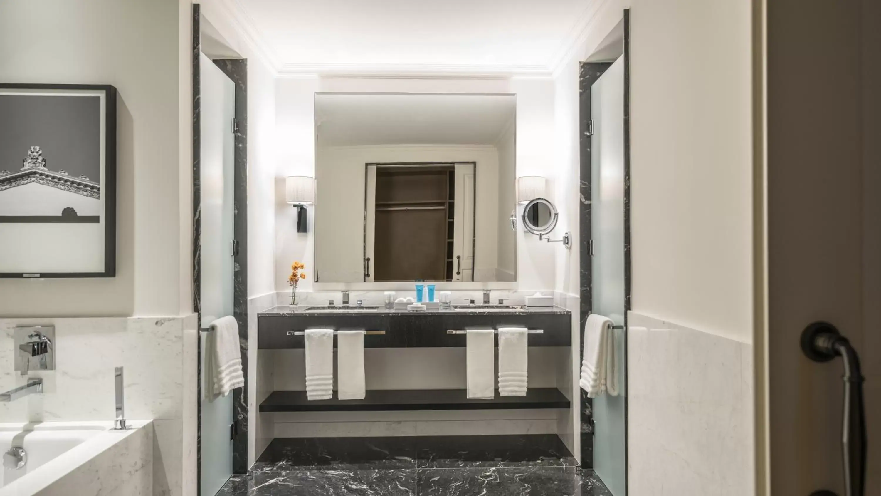 Bathroom in Palácio Tangará - an Oetker Collection Hotel