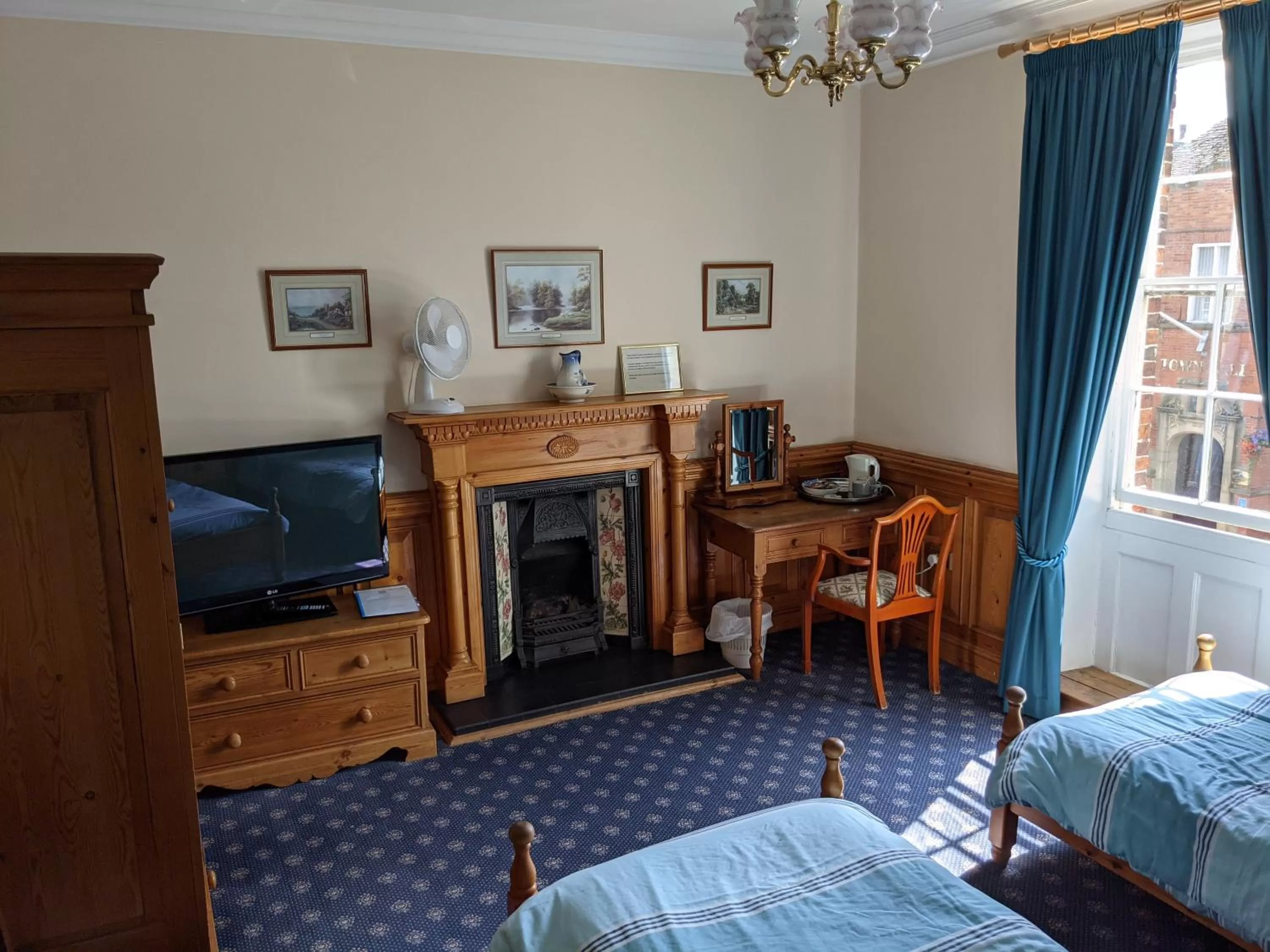 Bed in The Londesborough Arms bar with en-suite rooms