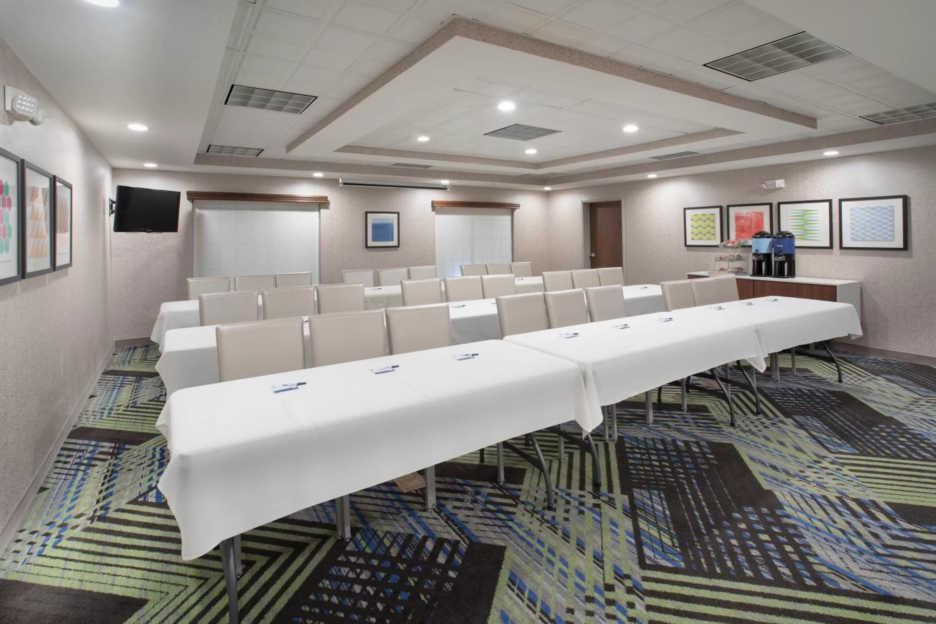 Meeting/conference room in Holiday Inn Express Hotel & Suites Longmont by IHG