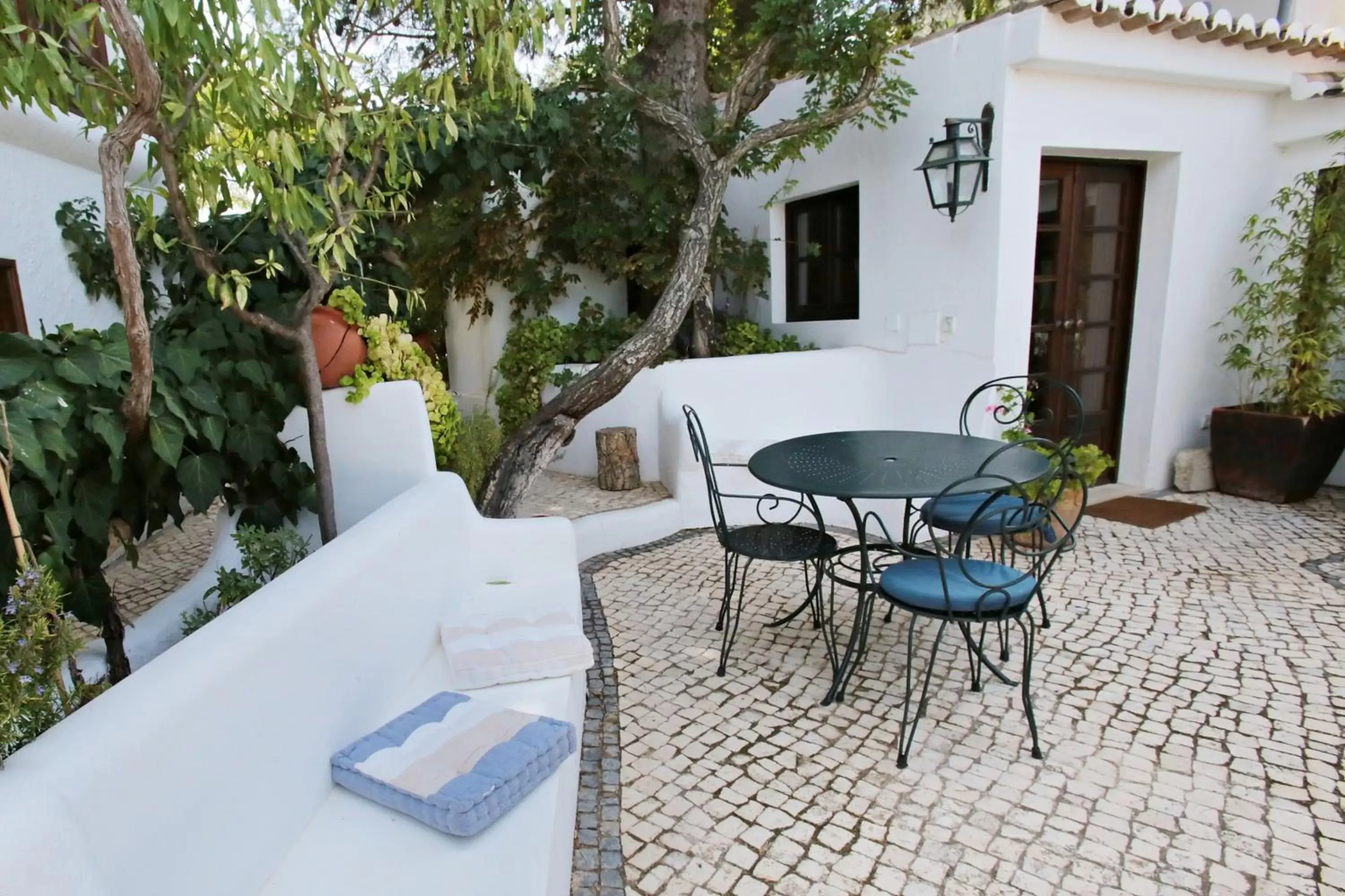 Patio in Uma Casa a Beira Sol