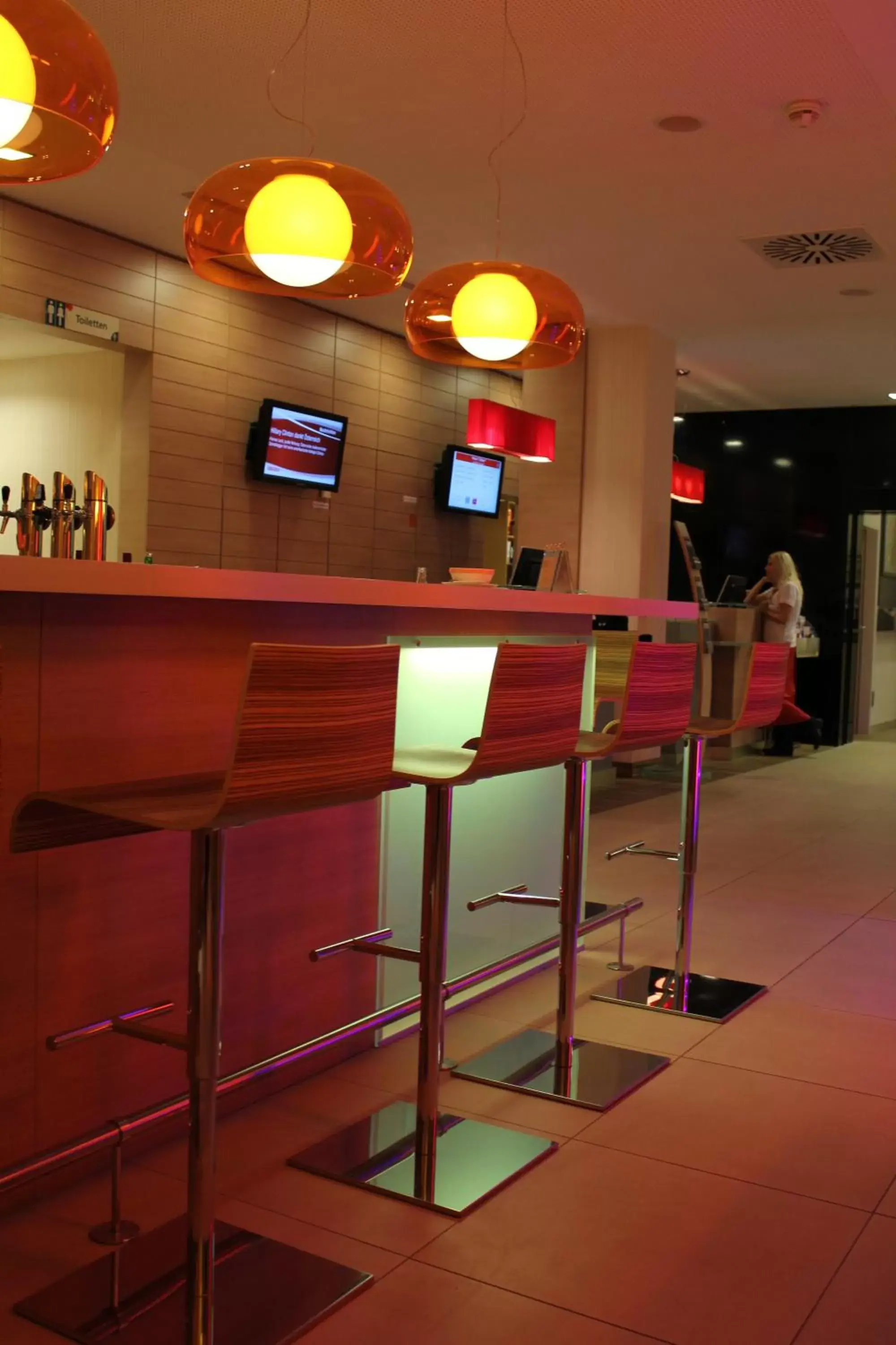 Lounge or bar, Lobby/Reception in Ibis Wien Messe