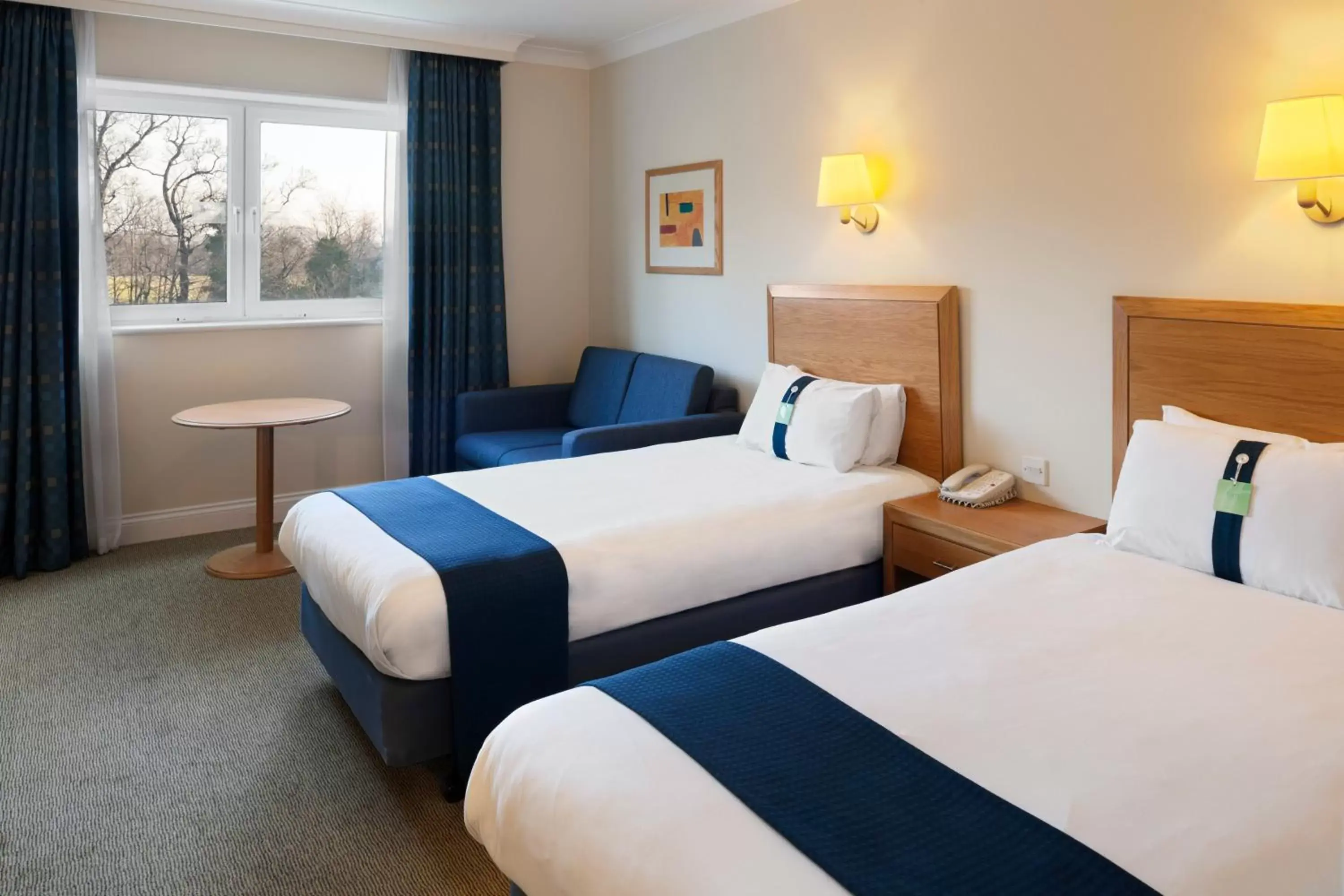 Photo of the whole room, Bed in Holiday Inn Edinburgh Zoo, an IHG Hotel