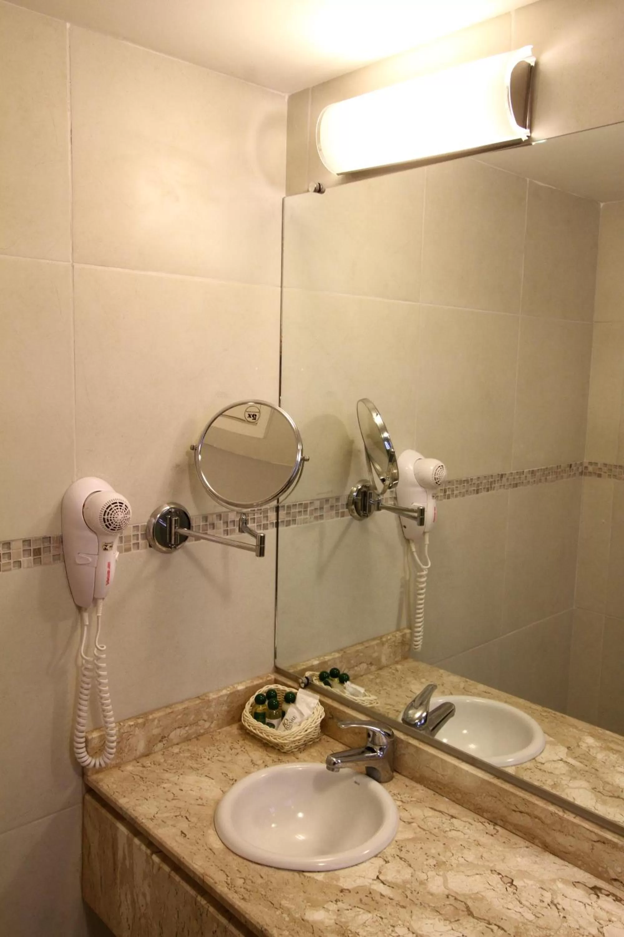 Bathroom in Hotel Curi Executive