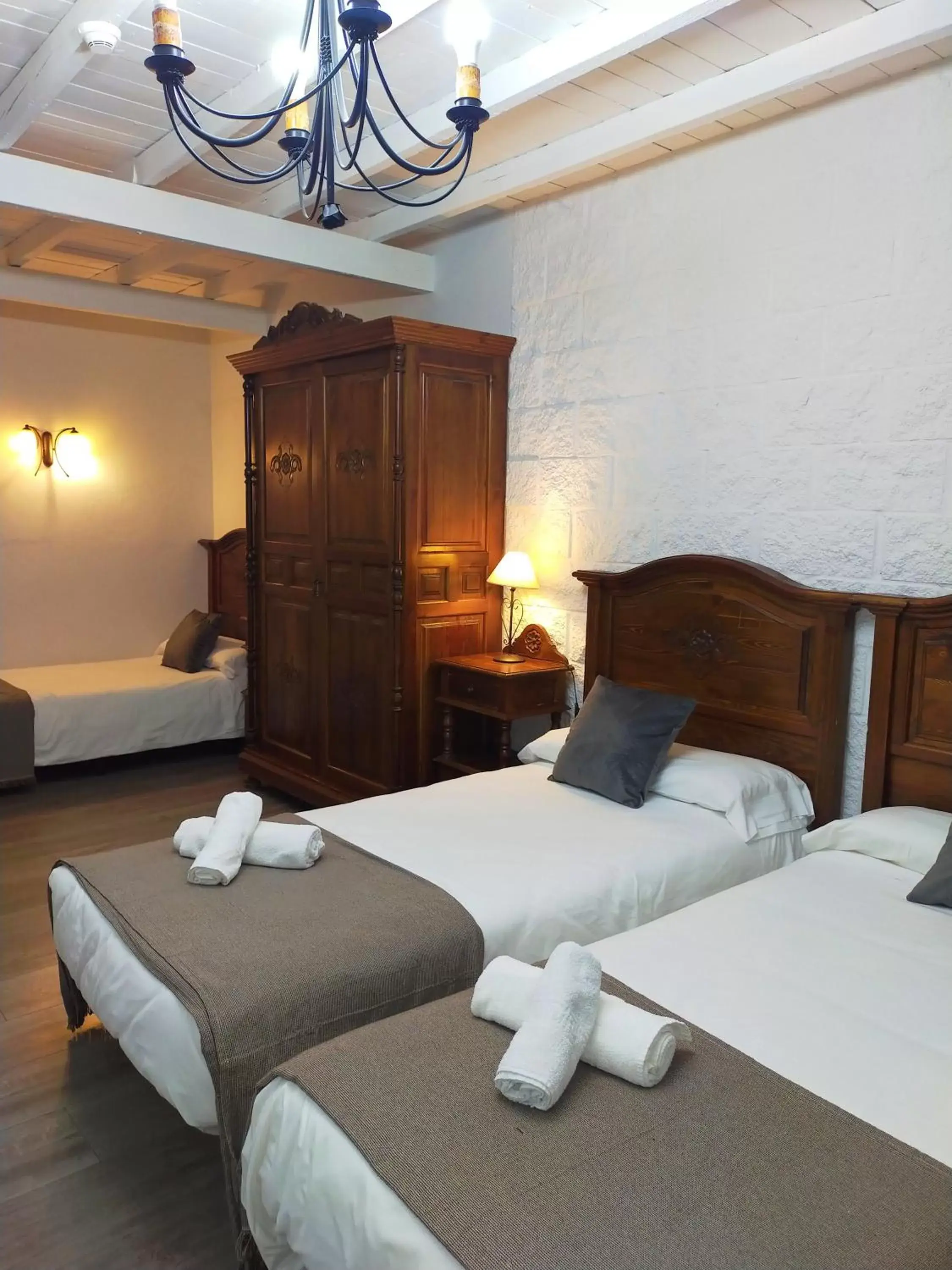 Photo of the whole room, Bed in Hotel El Mirador
