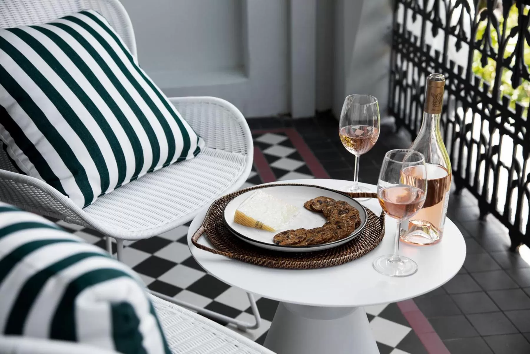 Seating area in Hotel Challis Potts Point