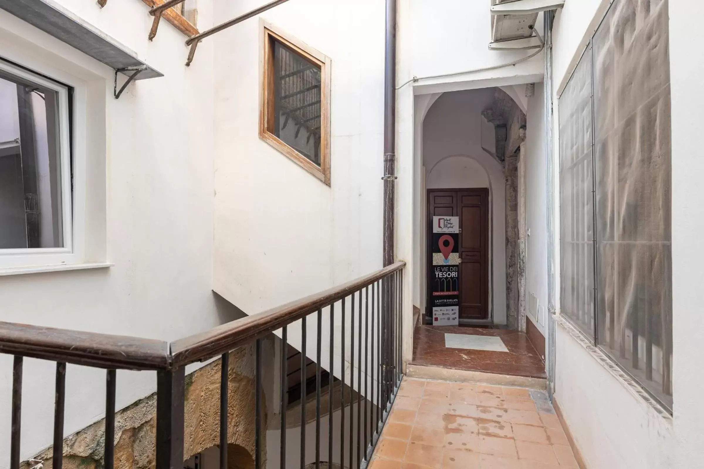 Facade/entrance, Balcony/Terrace in Stanze al Genio B&B